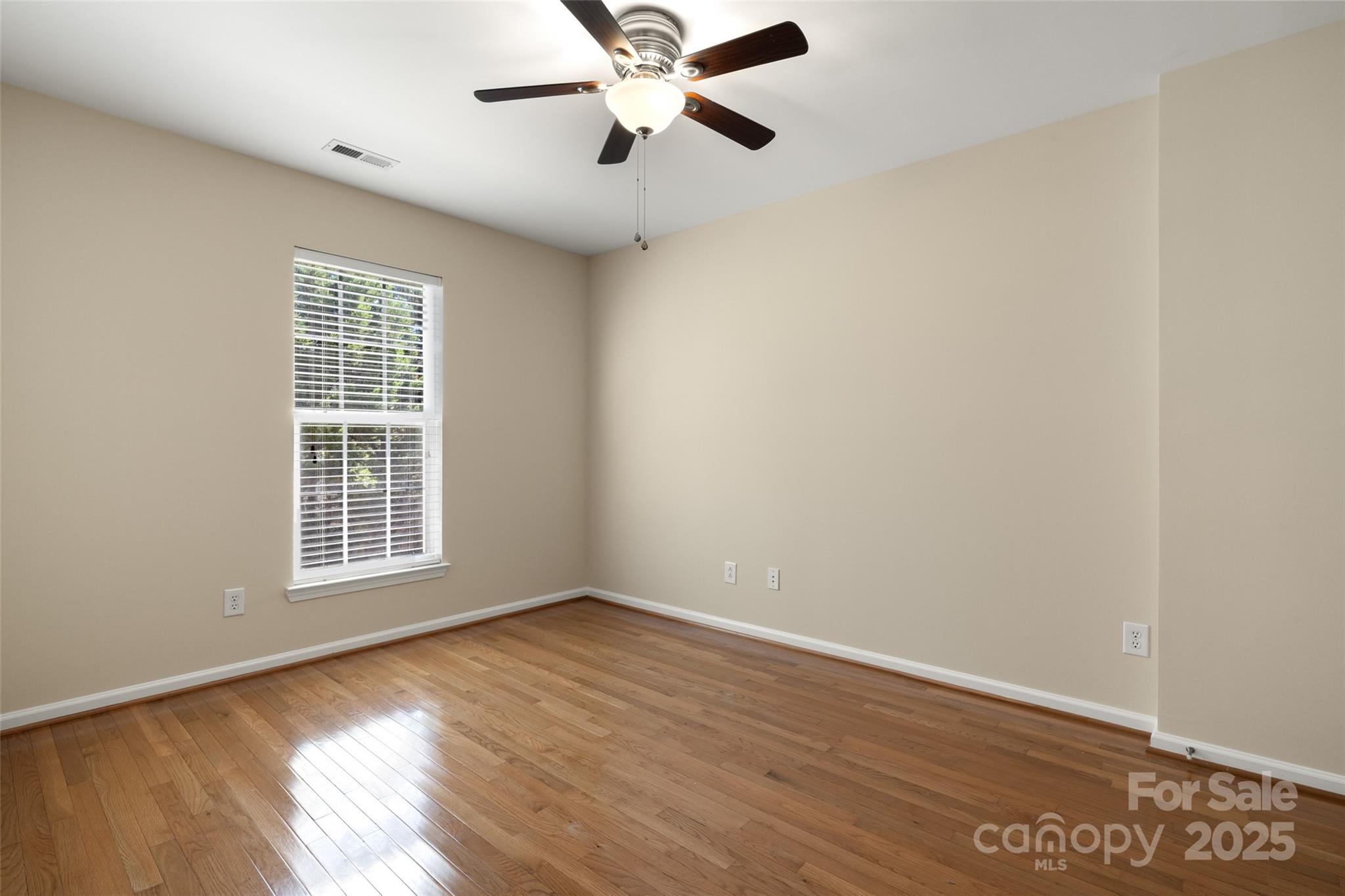 4048 Buckingham Drive Property Photo 13