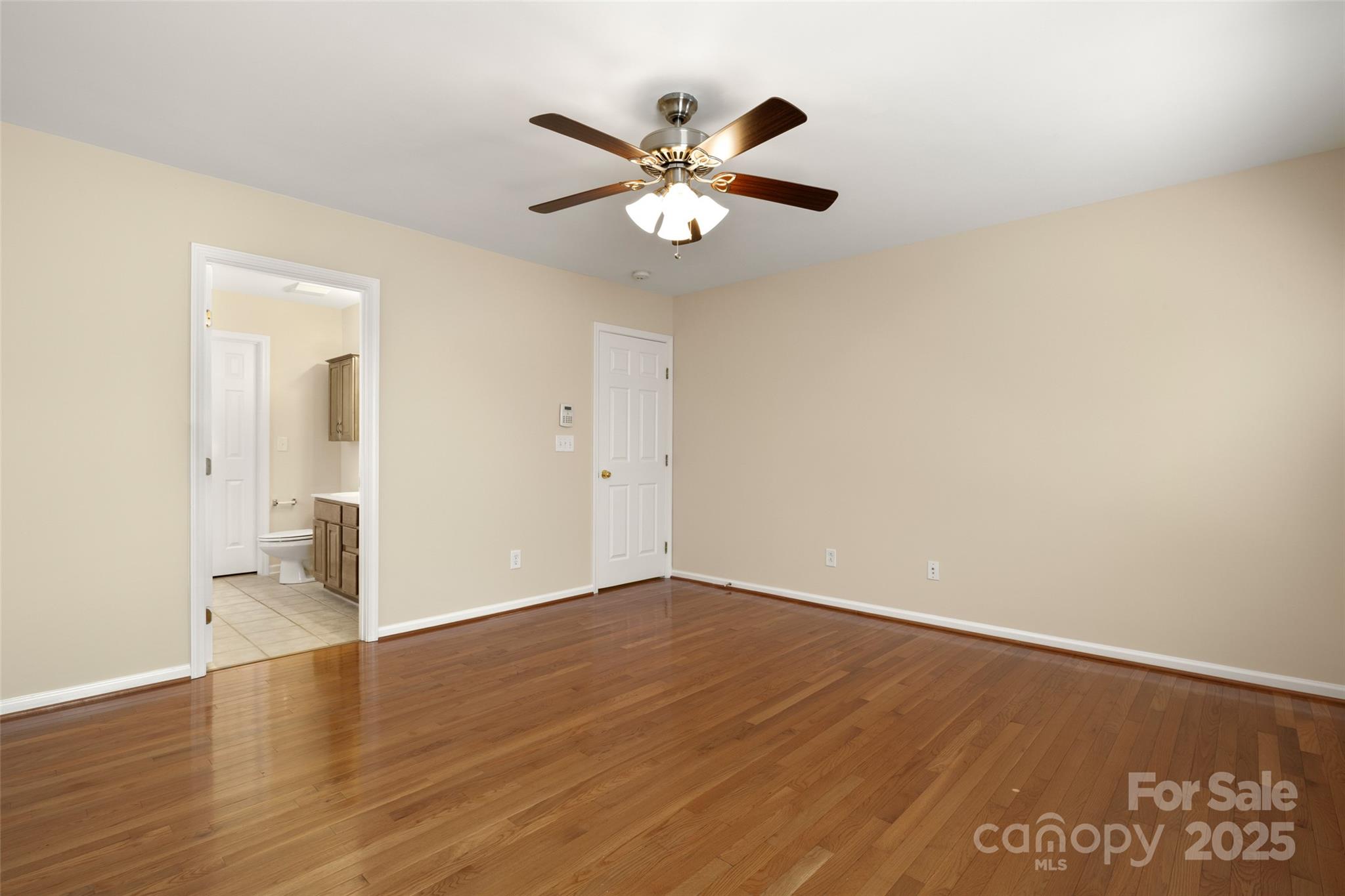 4048 Buckingham Drive Property Photo 15