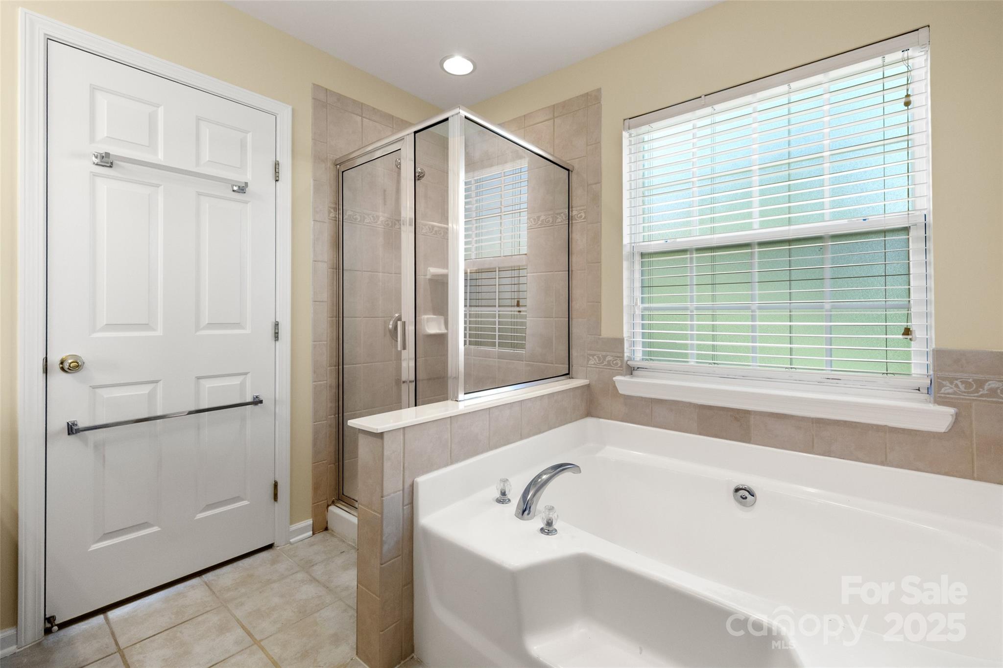 4048 Buckingham Drive Property Photo 17