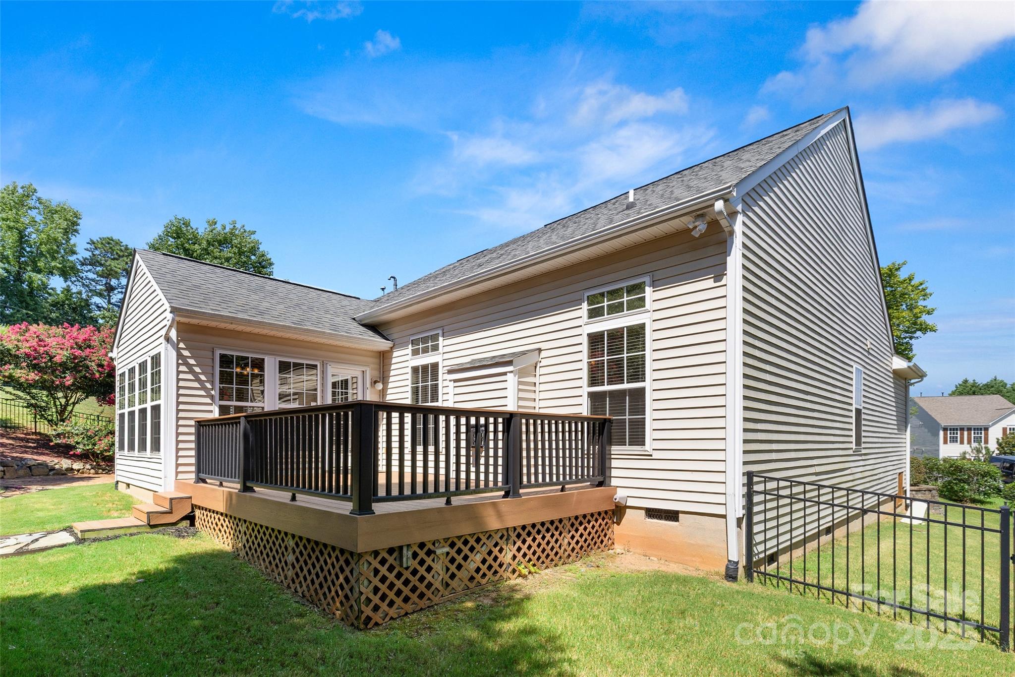 4048 Buckingham Drive Property Photo 21