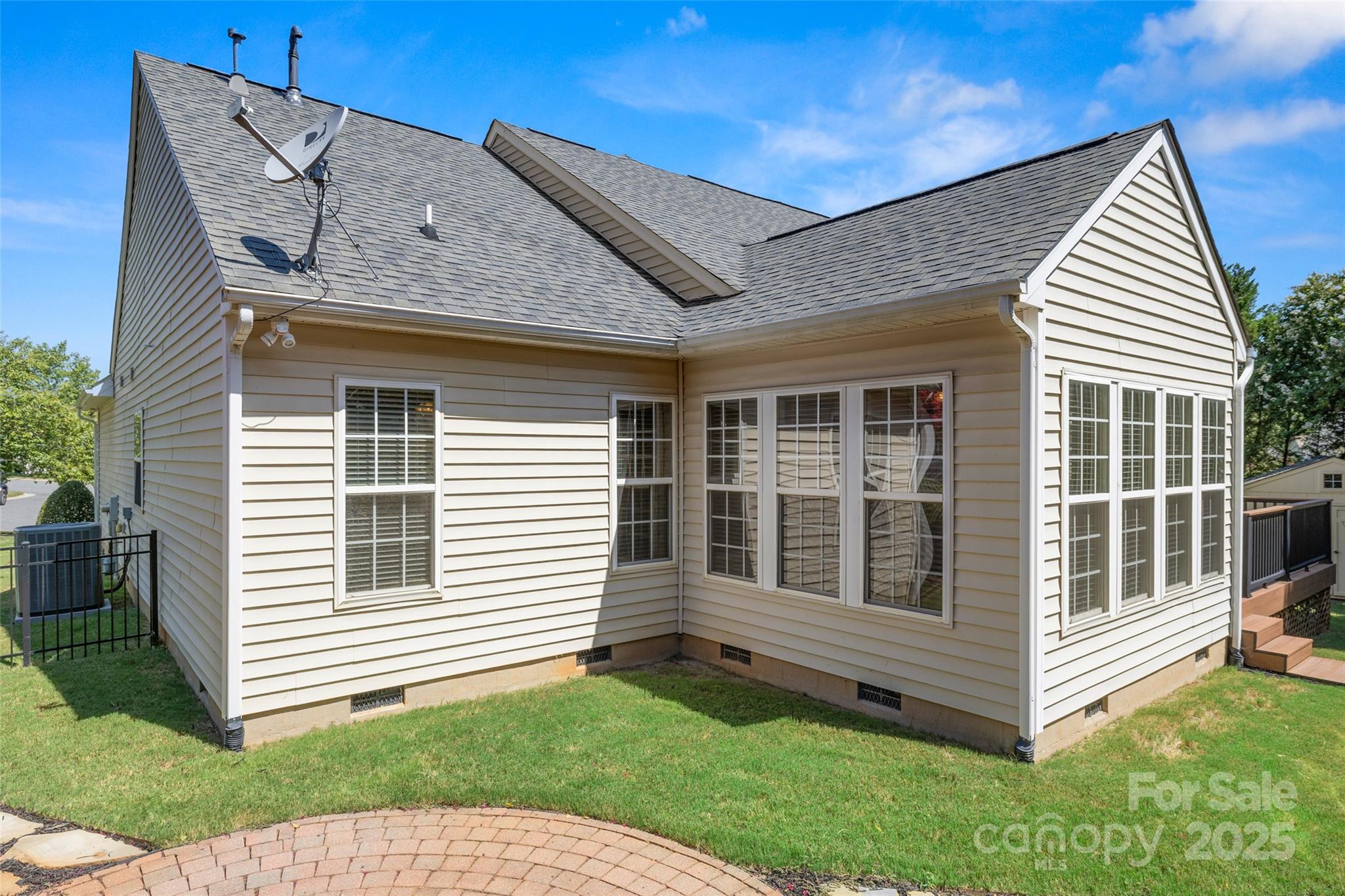 4048 Buckingham Drive Property Photo 23