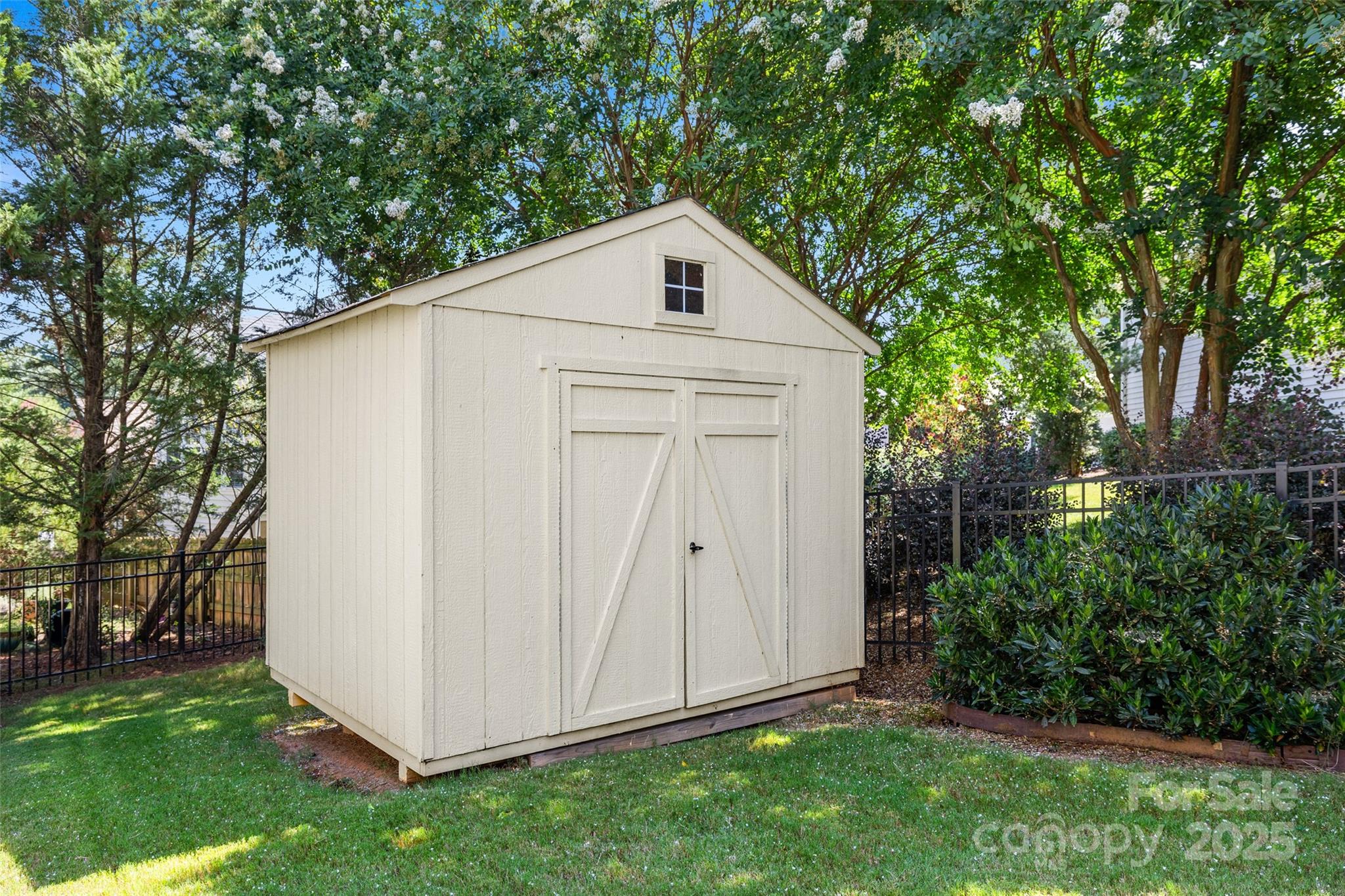 4048 Buckingham Drive Property Photo 24