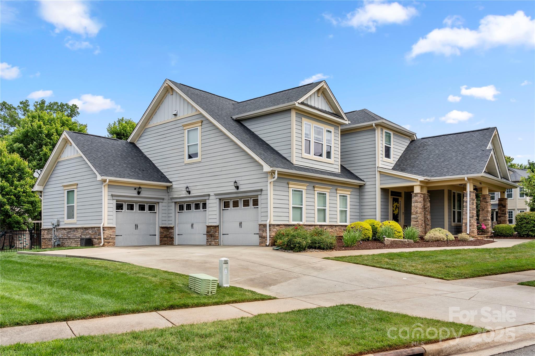 17425 Closest Pin Drive Property Photo 2