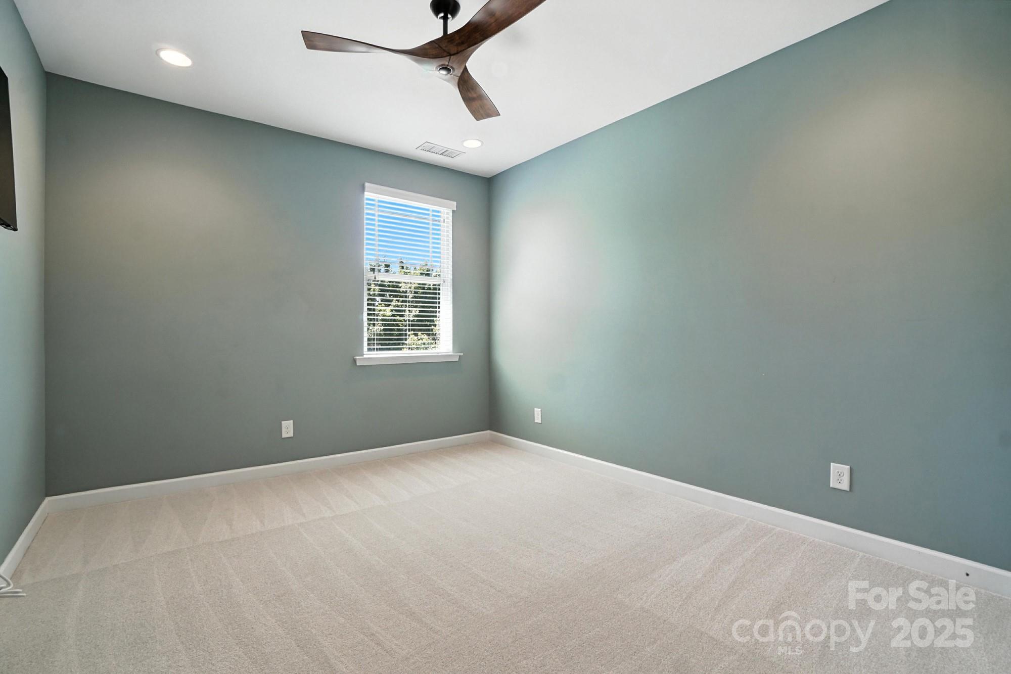 17425 Closest Pin Drive Property Photo 33