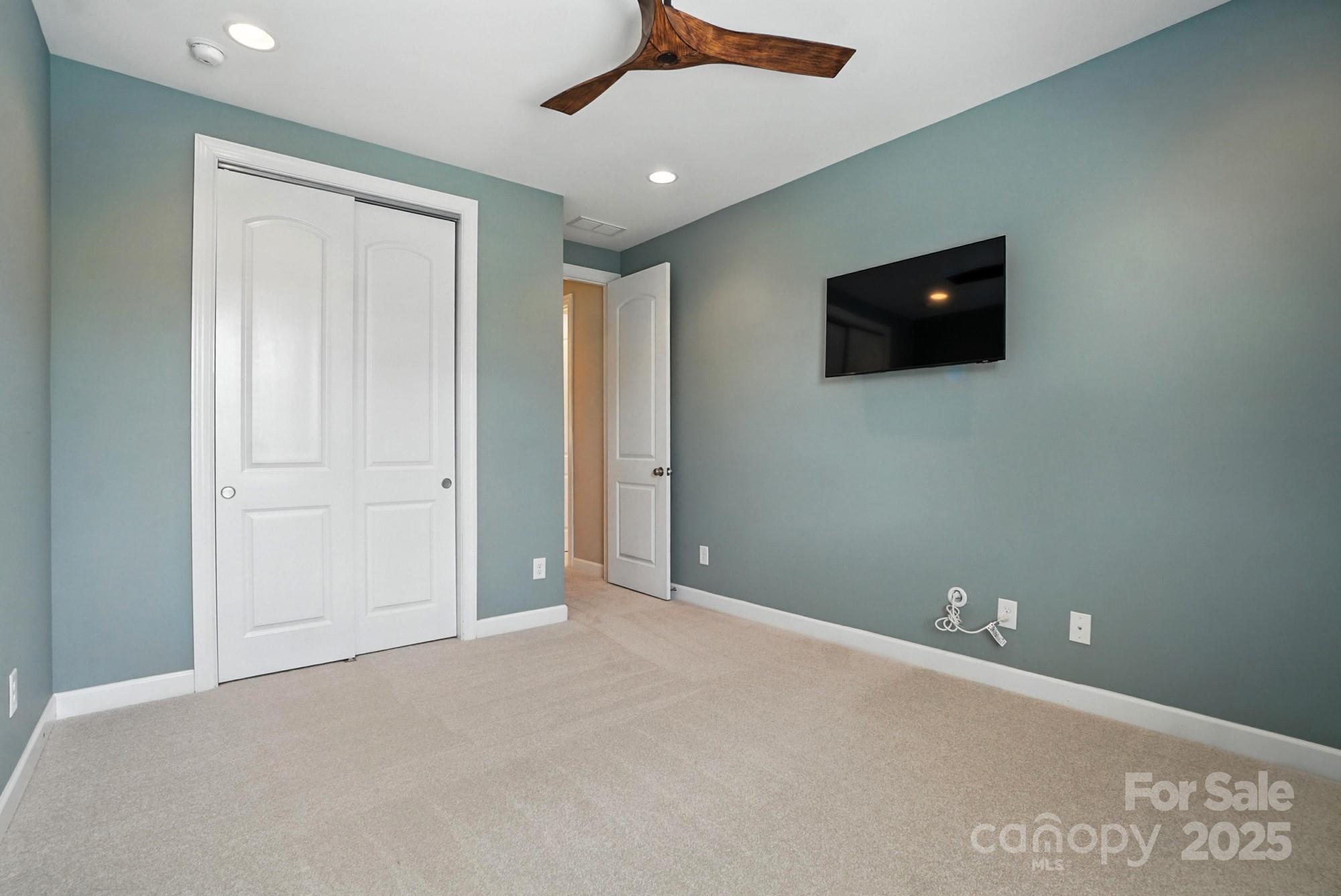 17425 Closest Pin Drive Property Photo 34