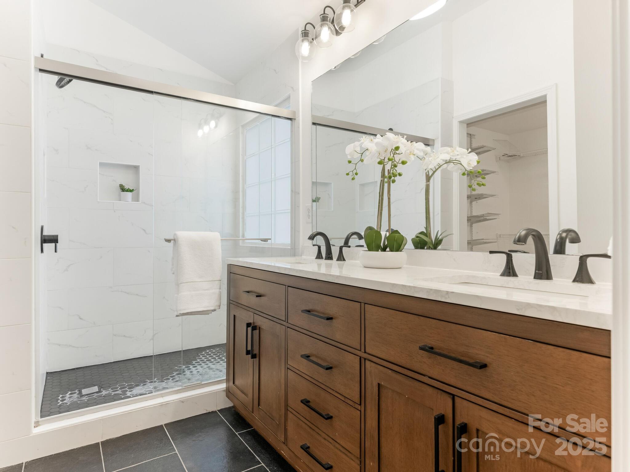 2021 Sablewood Drive Property Photo 17