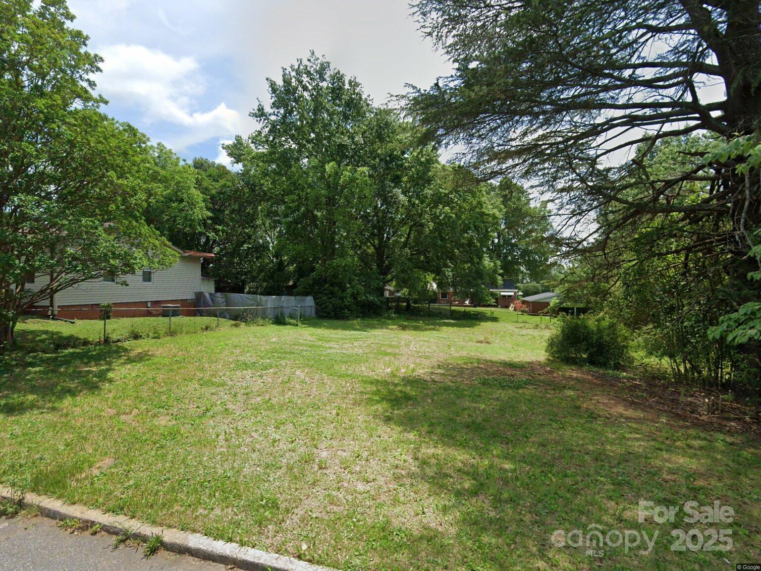 737 5th Avenue Property Photo 1