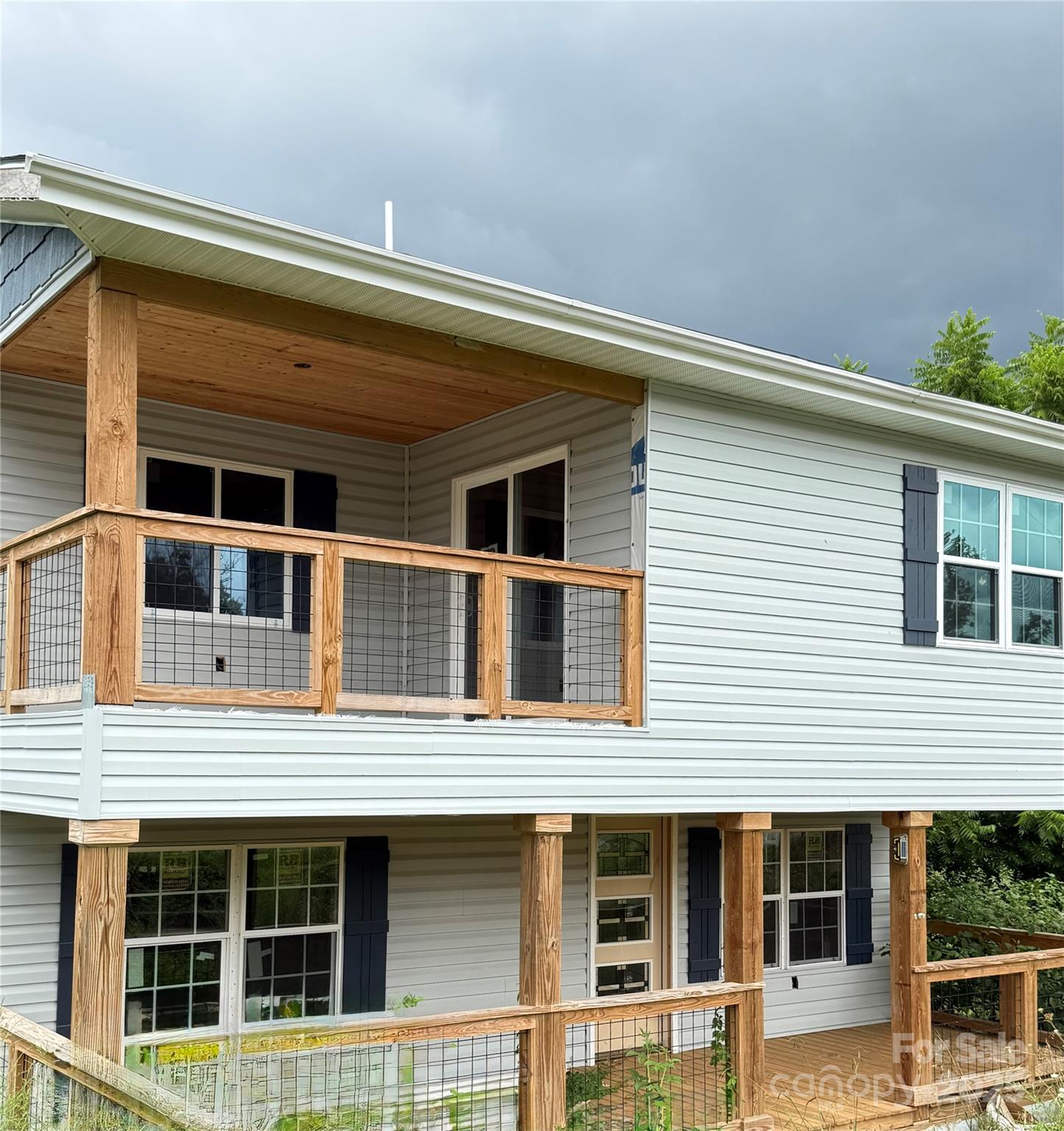 657 N Canton Road Property Photo 1