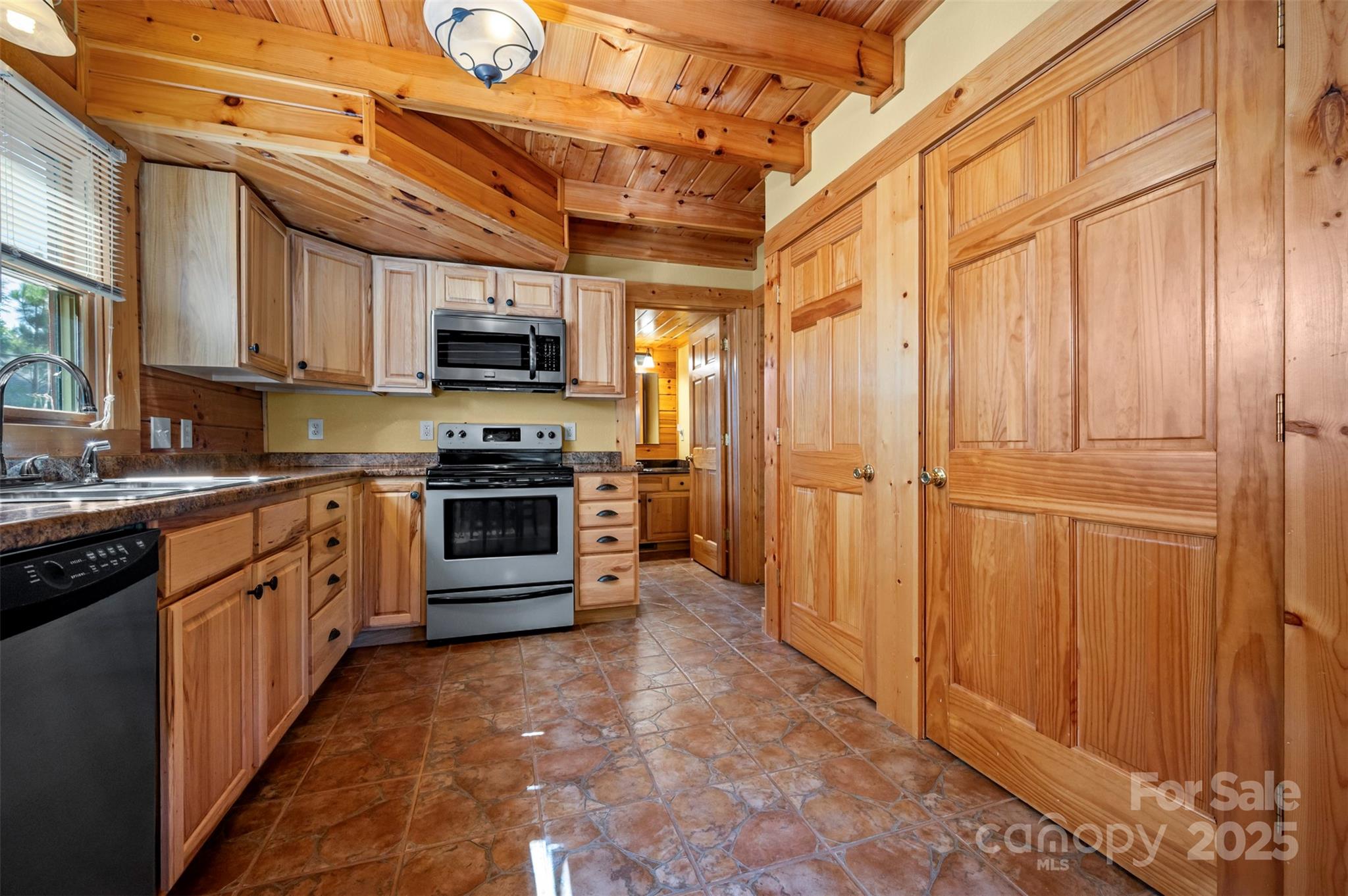 599 Shoal Creek Trail Property Photo 10