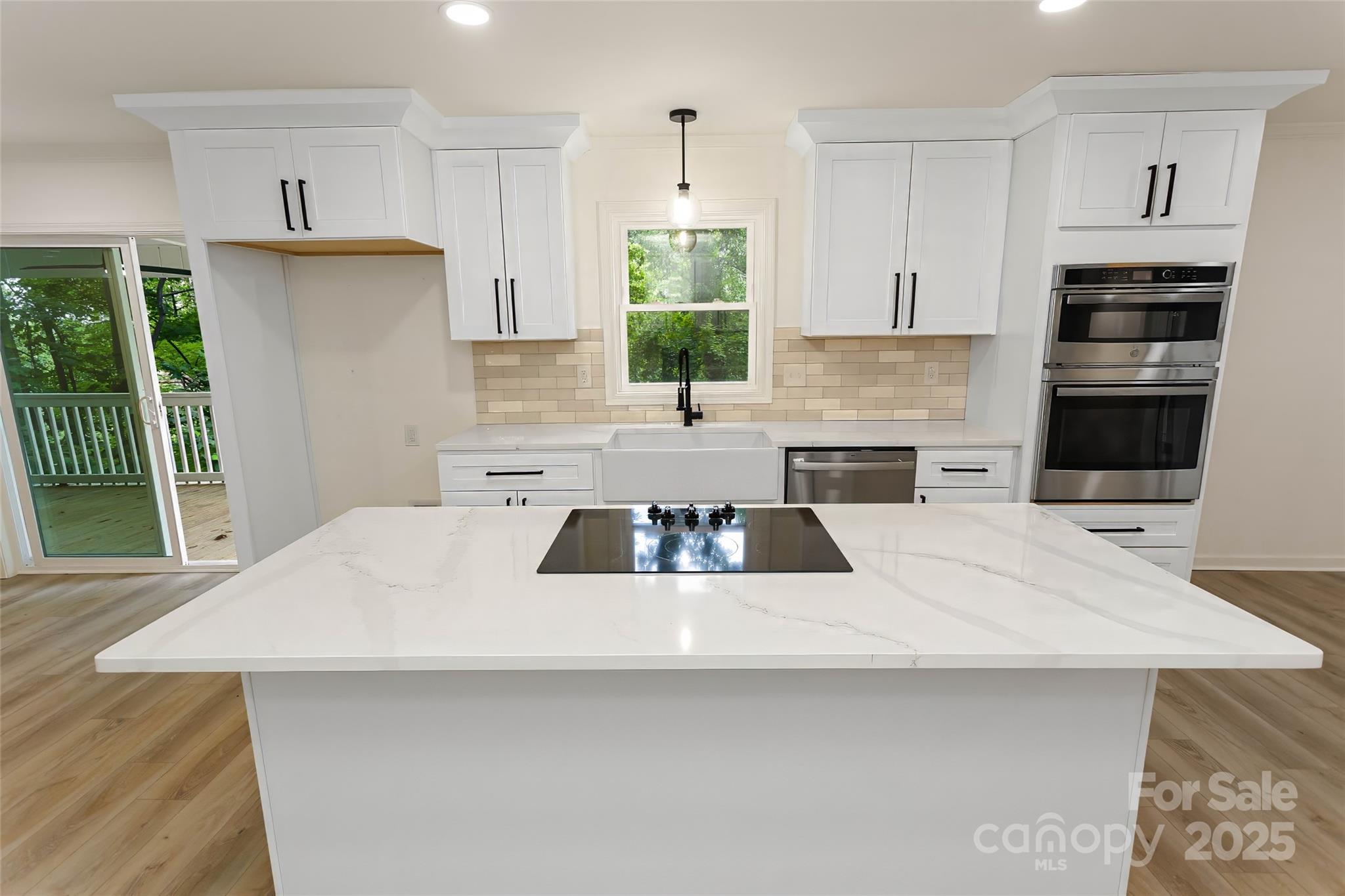 240 Spicewood Lane Property Photo 8