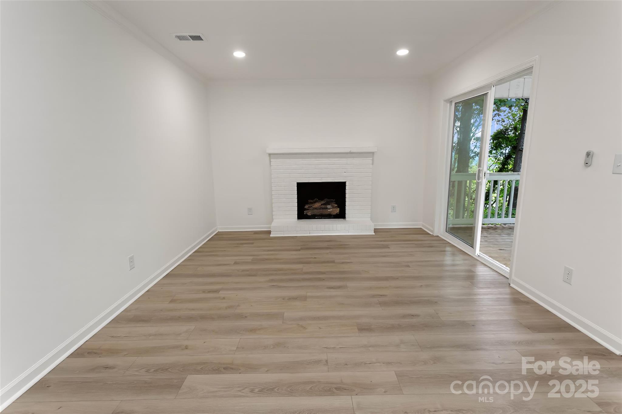 240 Spicewood Lane Property Photo 13