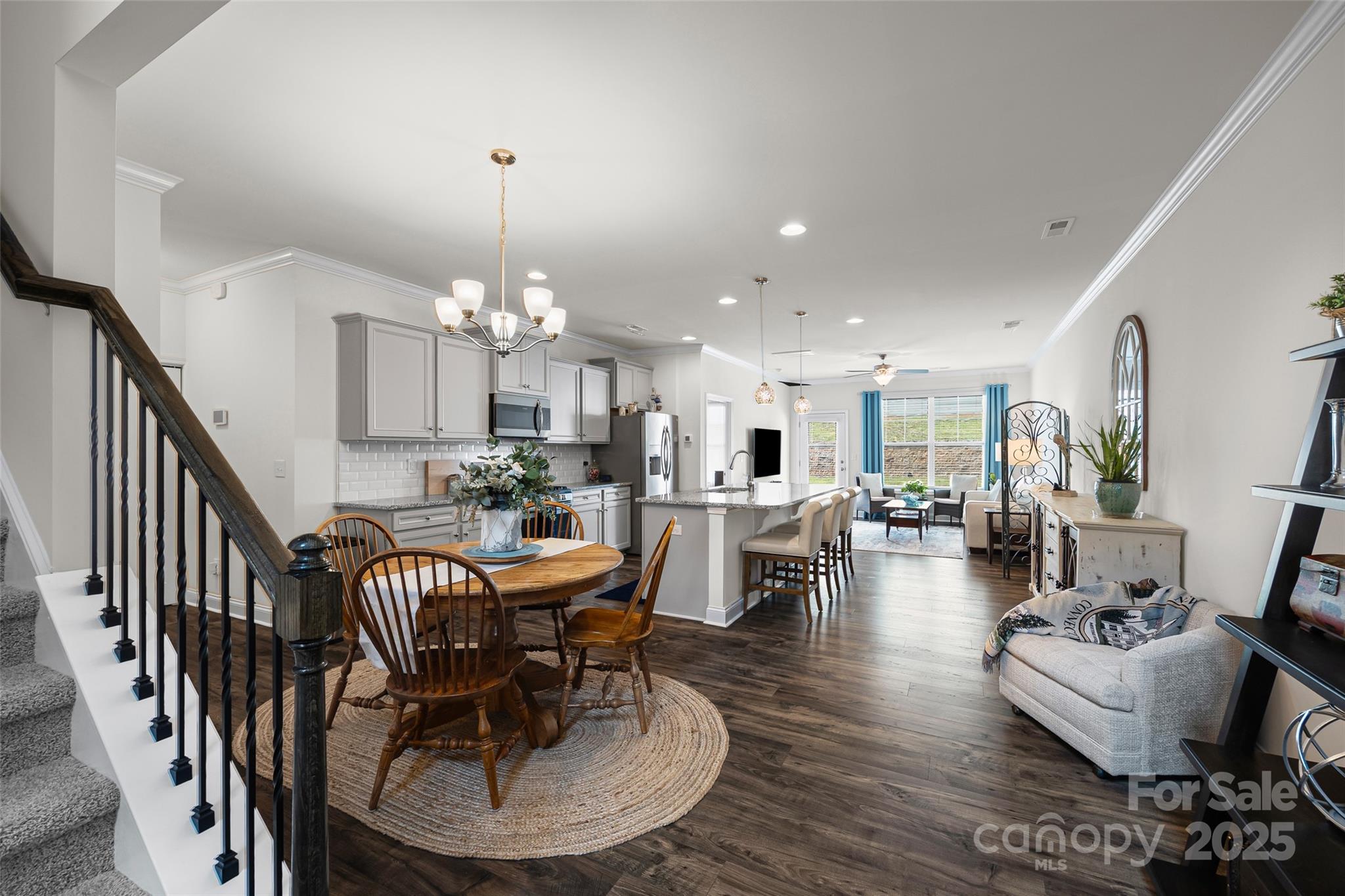 6118 Artigas Drive Property Photo 4