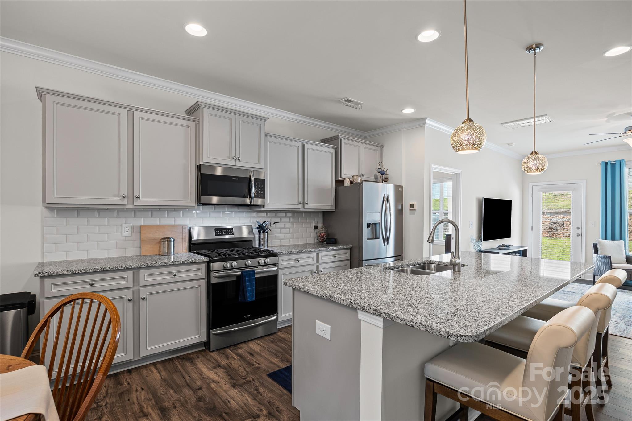 6118 Artigas Drive Property Photo 6