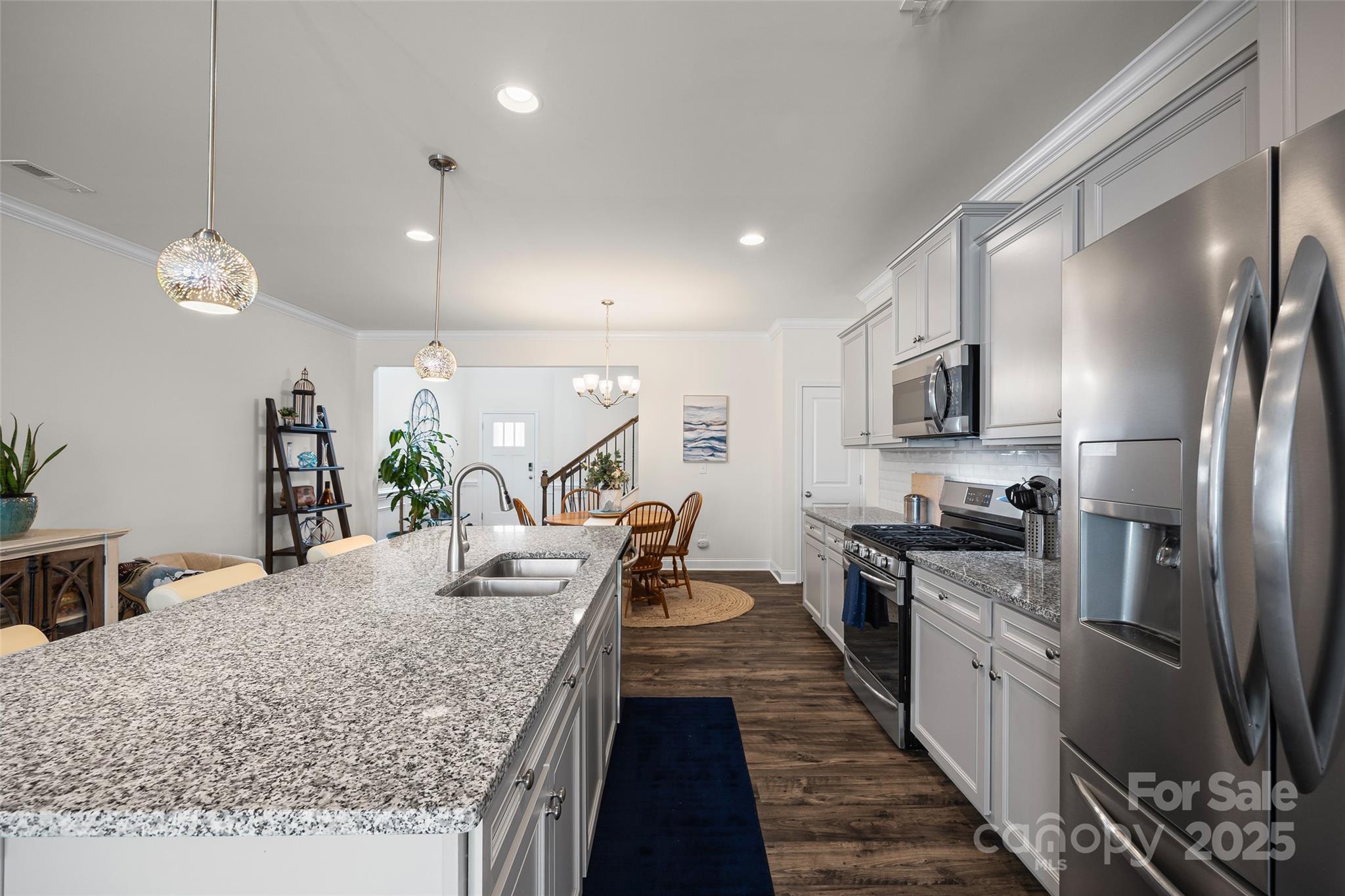 6118 Artigas Drive Property Photo 8