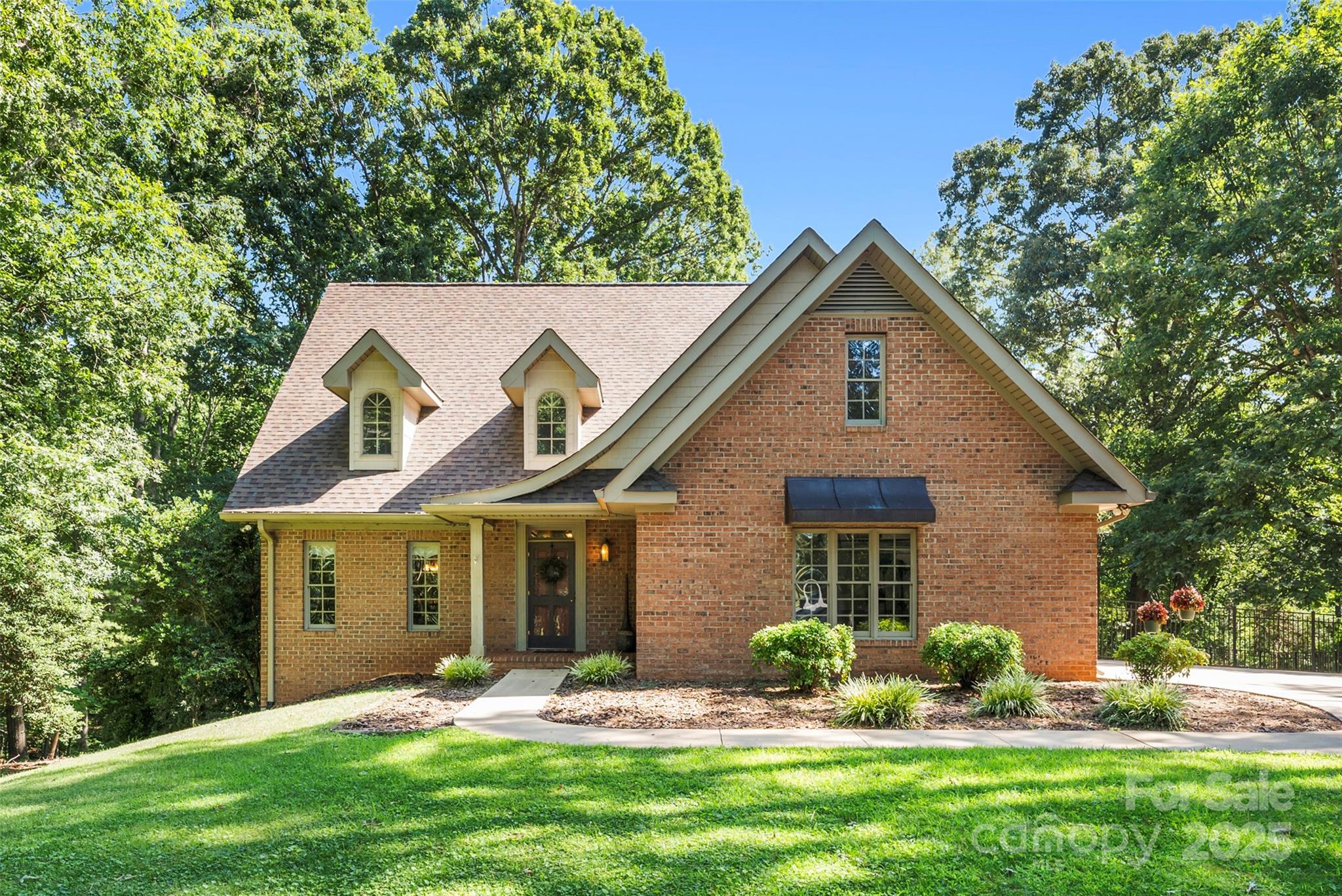 104 Tallwood Drive Property Photo 1
