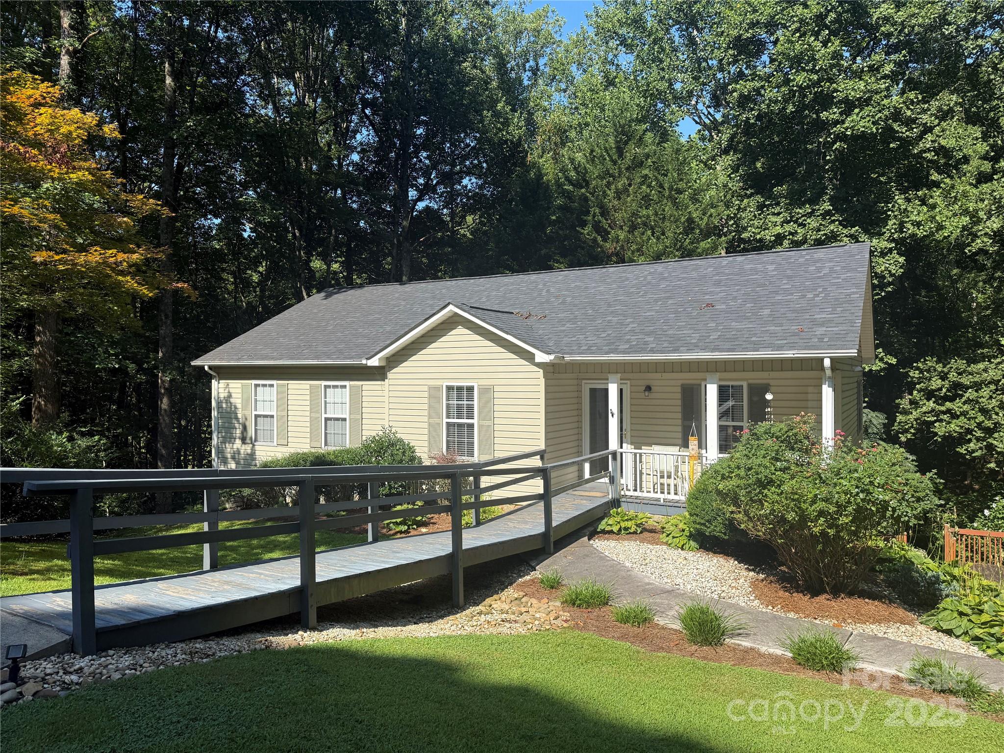 2832 Laurel Lane