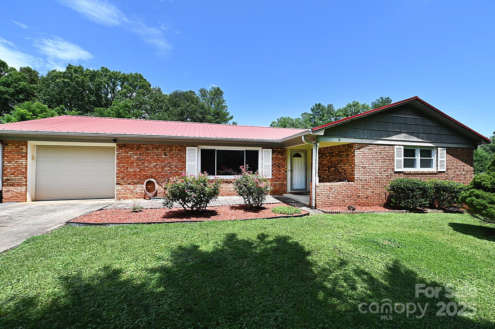 209 Northwood Drive Property Photo 1