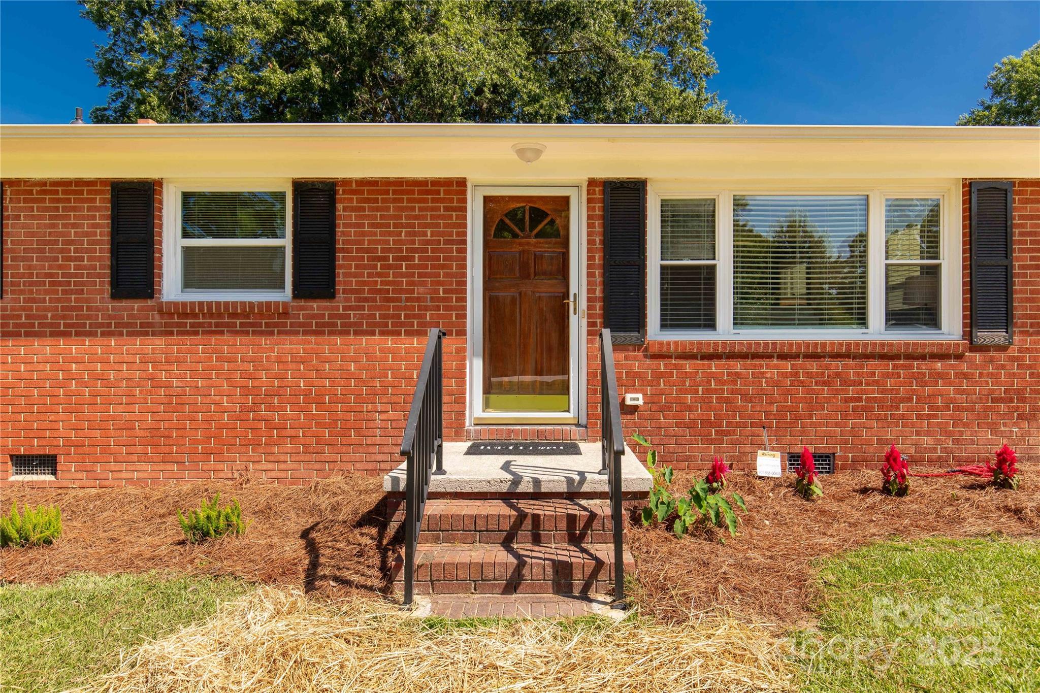 1156 Suttle Road Property Photo 2