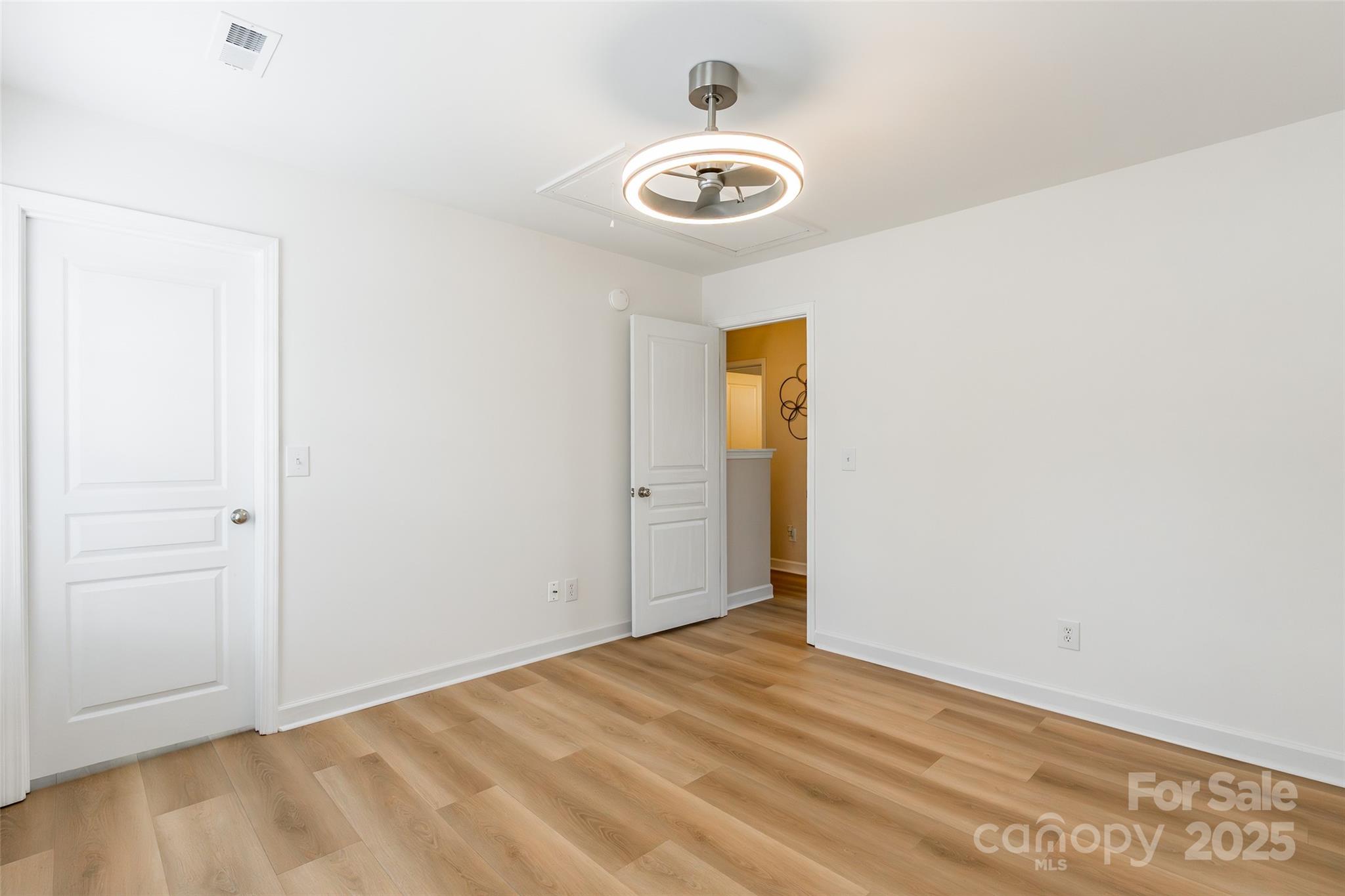 11023 Heritage Green Drive Property Photo 27