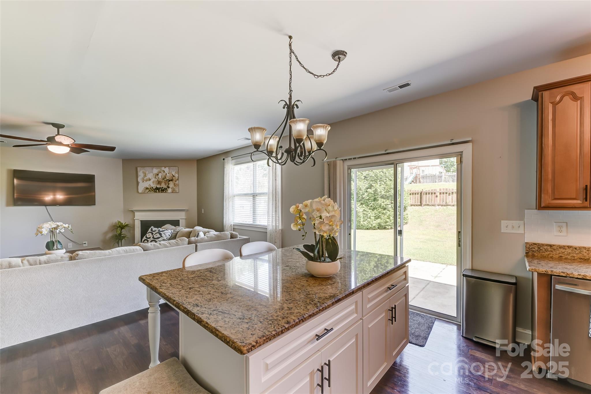 2015 Savannah Hills Drive Property Photo 13