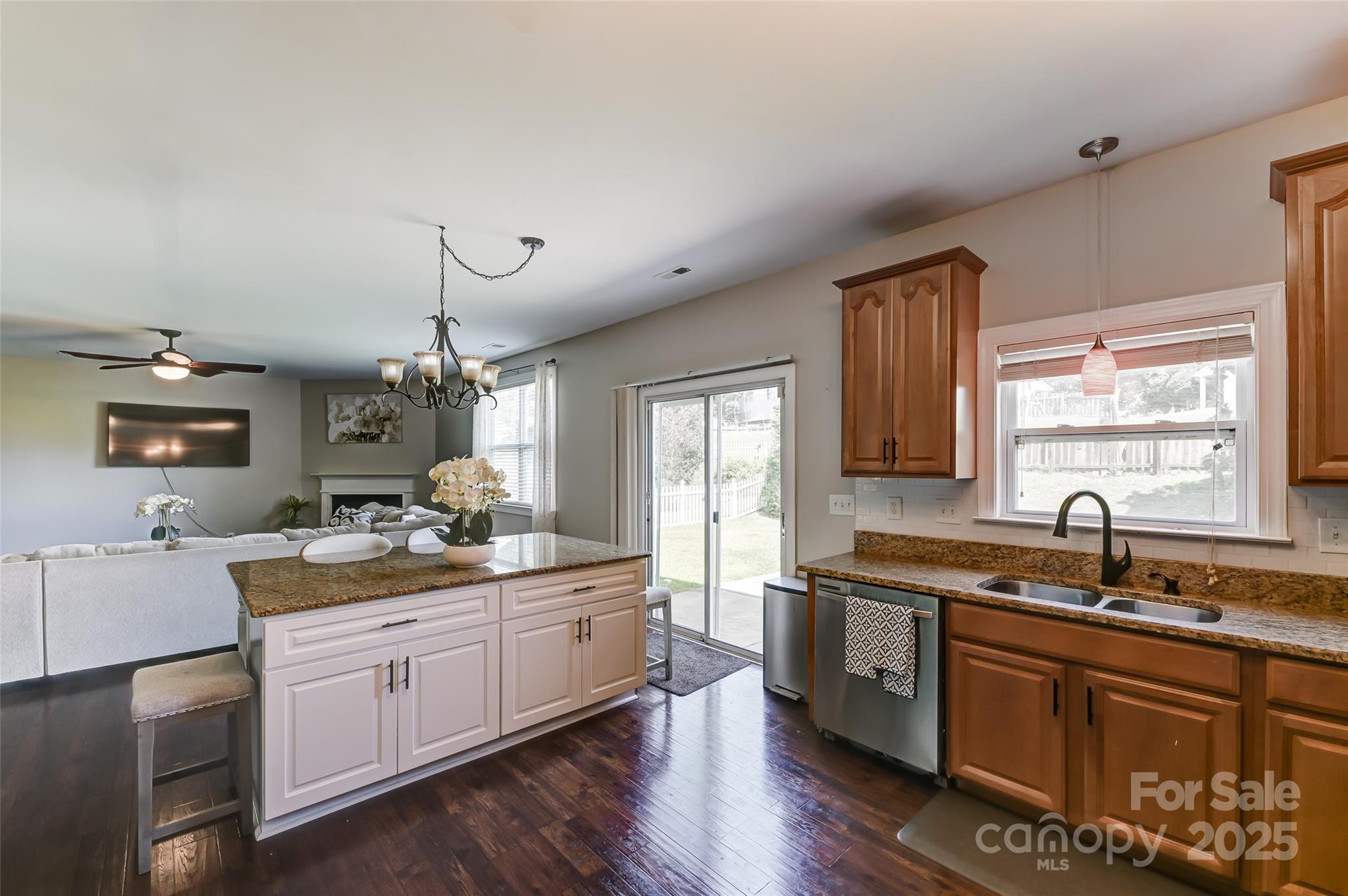 2015 Savannah Hills Drive Property Photo 14