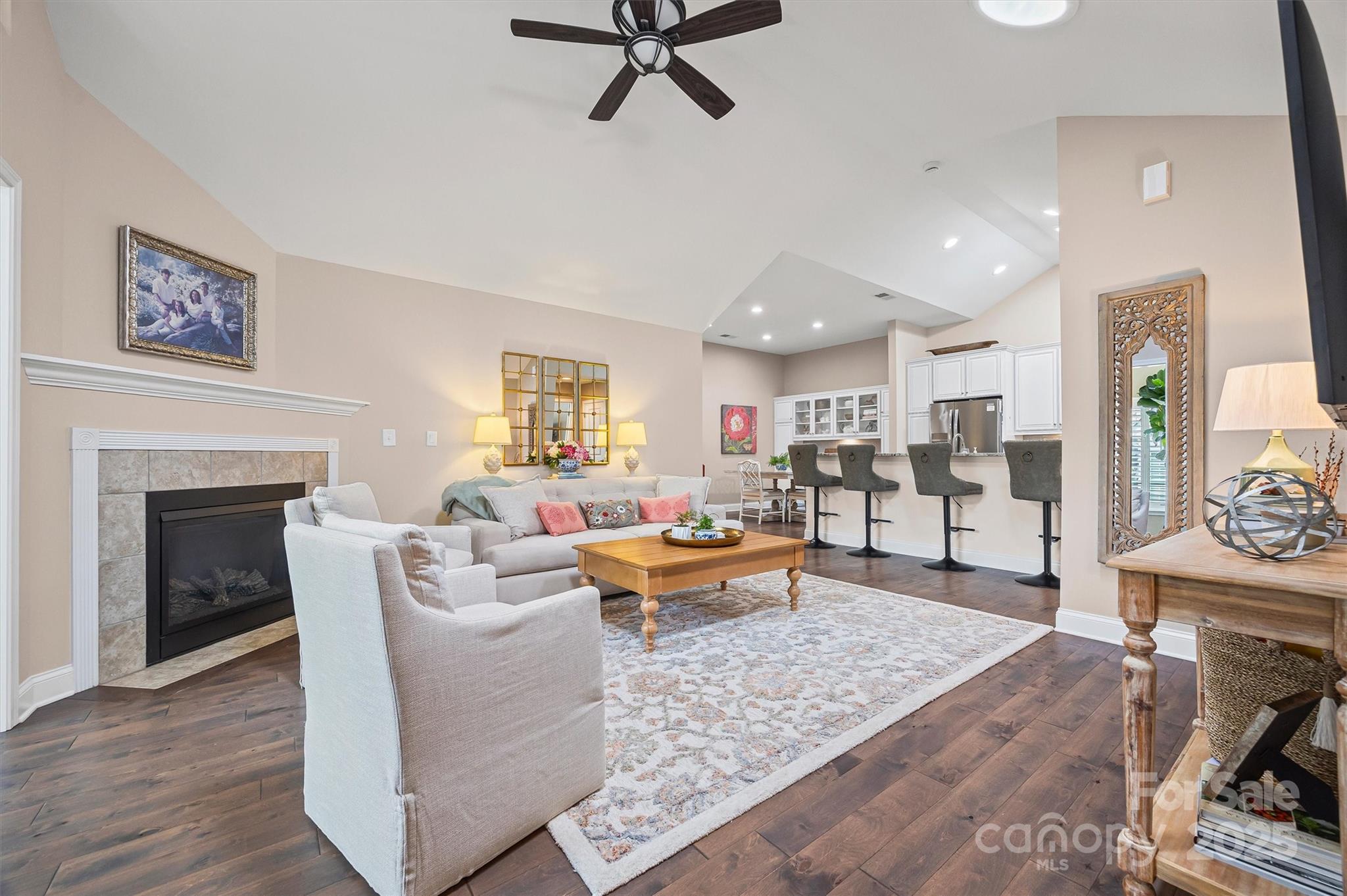 1316 Somersby Circle Property Photo 5