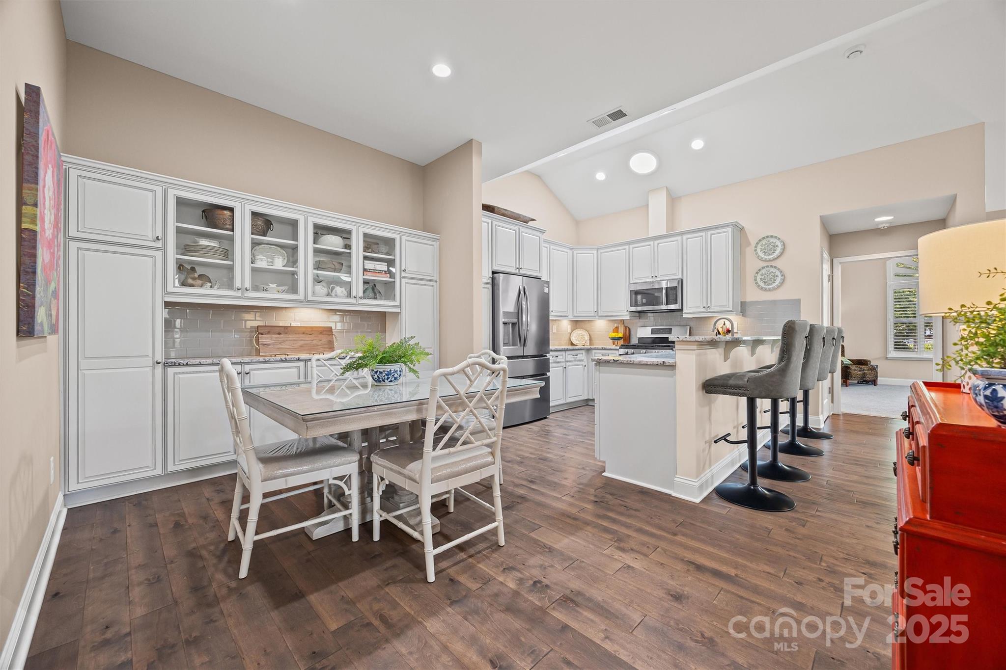 1316 Somersby Circle Property Photo 16