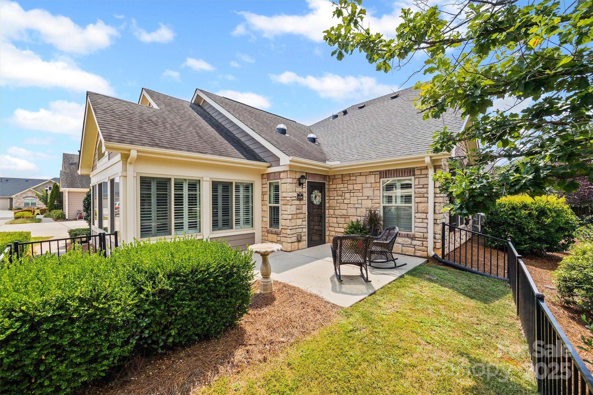 1316 Somersby Circle Property Photo 28
