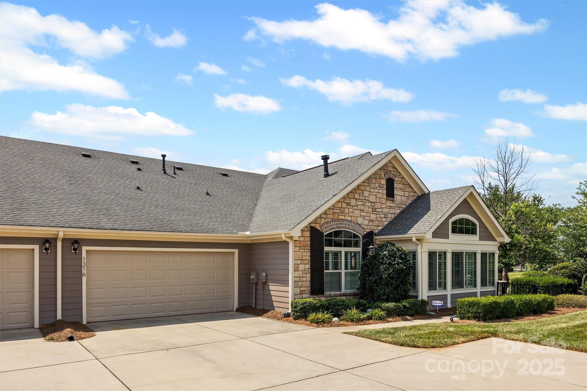 1316 Somersby Circle Property Photo 31