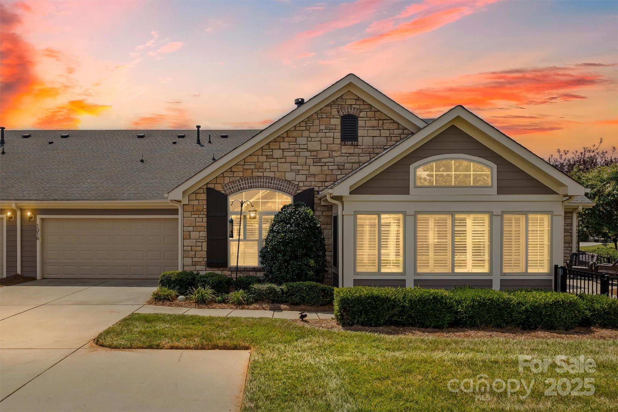 1316 Somersby Circle Property Photo 32