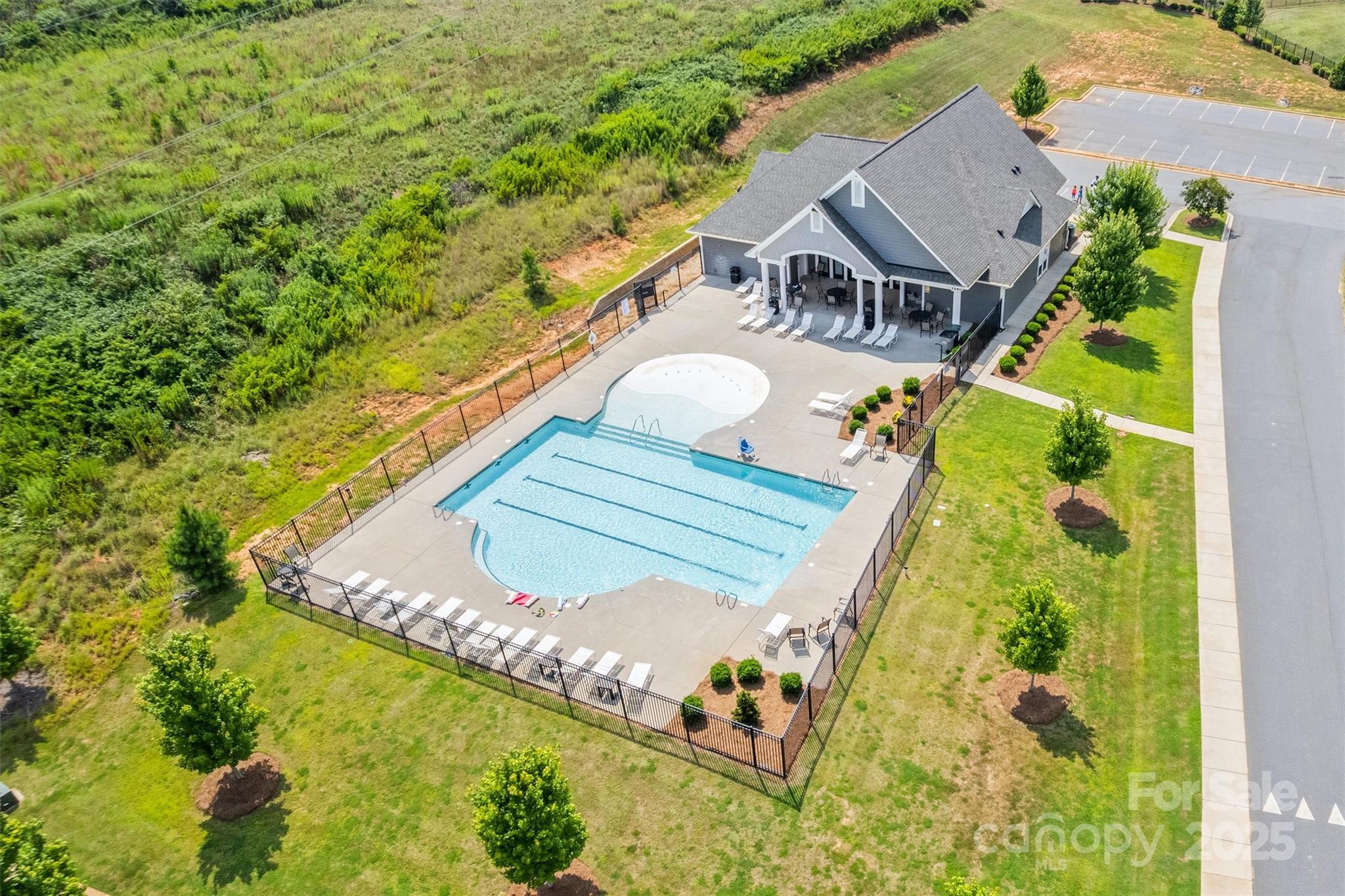 1316 Somersby Circle Property Photo 34