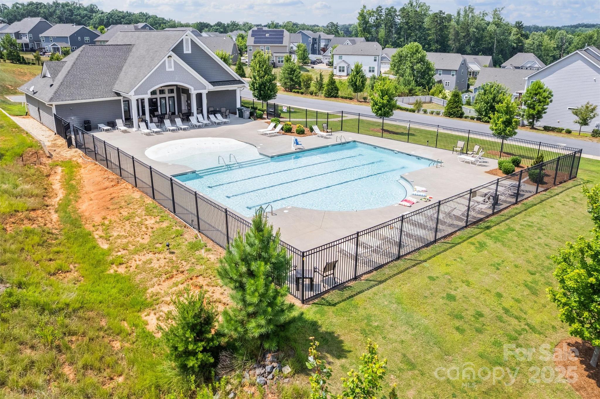 1316 Somersby Circle Property Photo 35