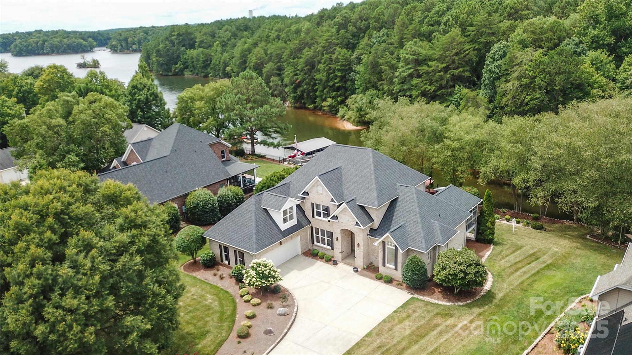 9221 Belle Pines Court Property Photo 2