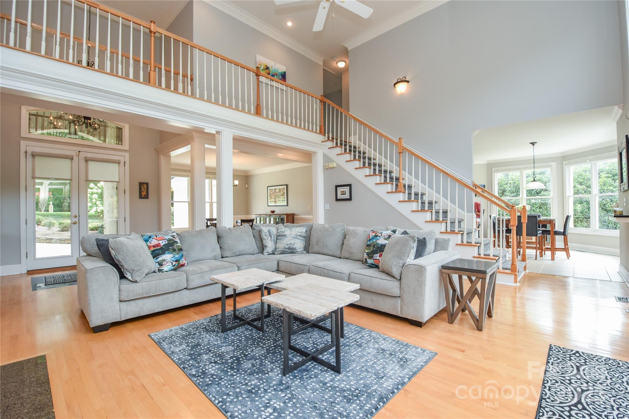 9221 Belle Pines Court Property Photo 3