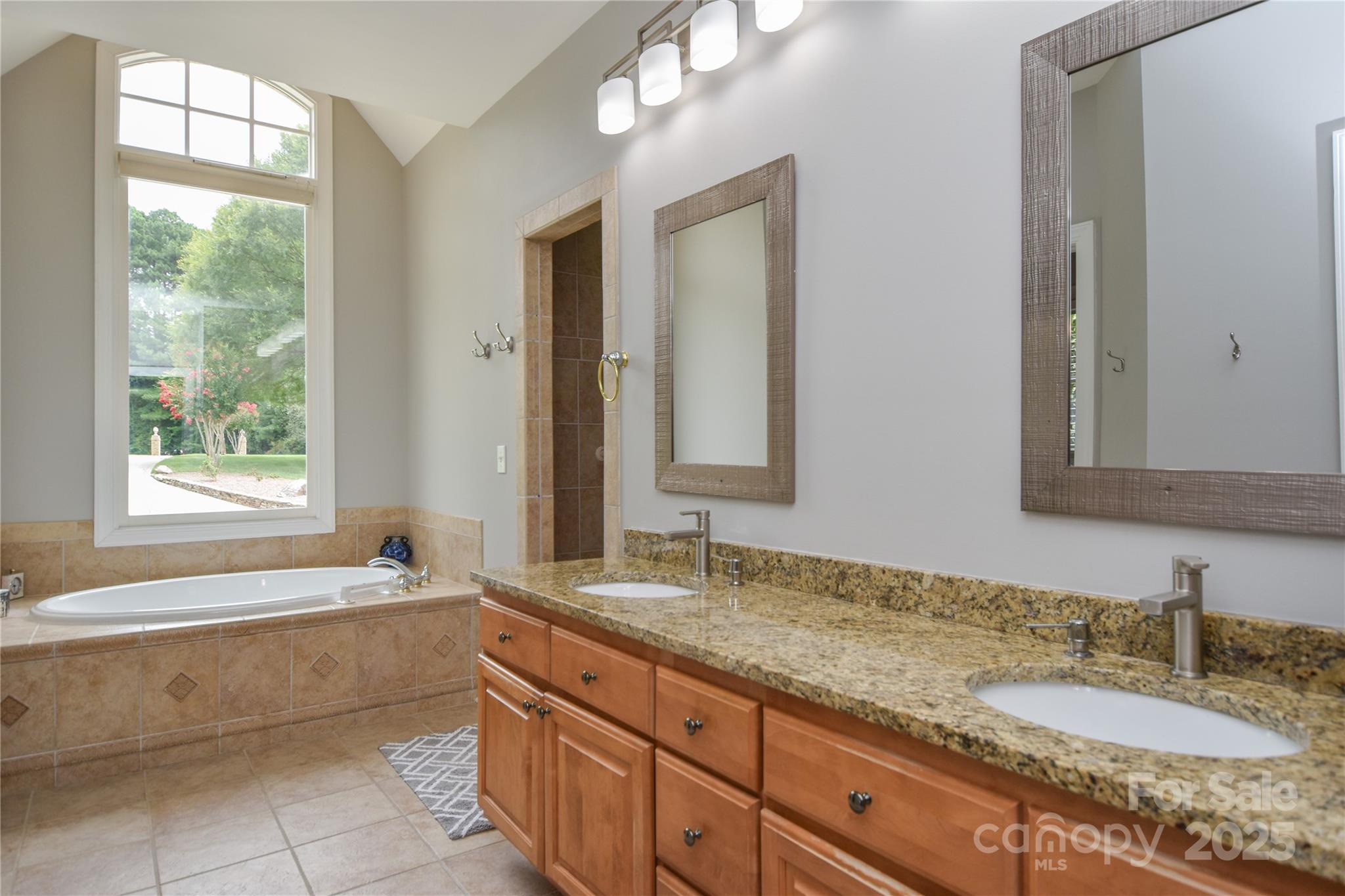 9221 Belle Pines Court Property Photo 13