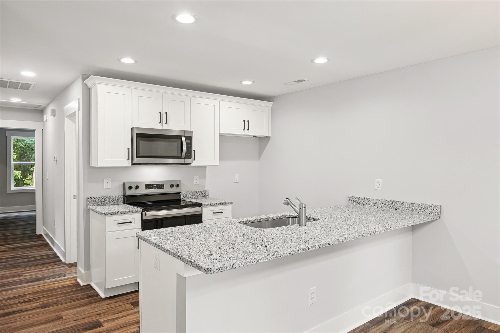 1747 Summit Avenue C Property Photo 6