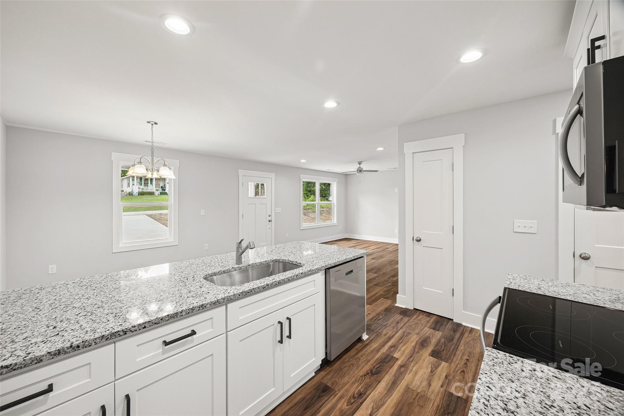 1747 Summit Avenue C Property Photo 8