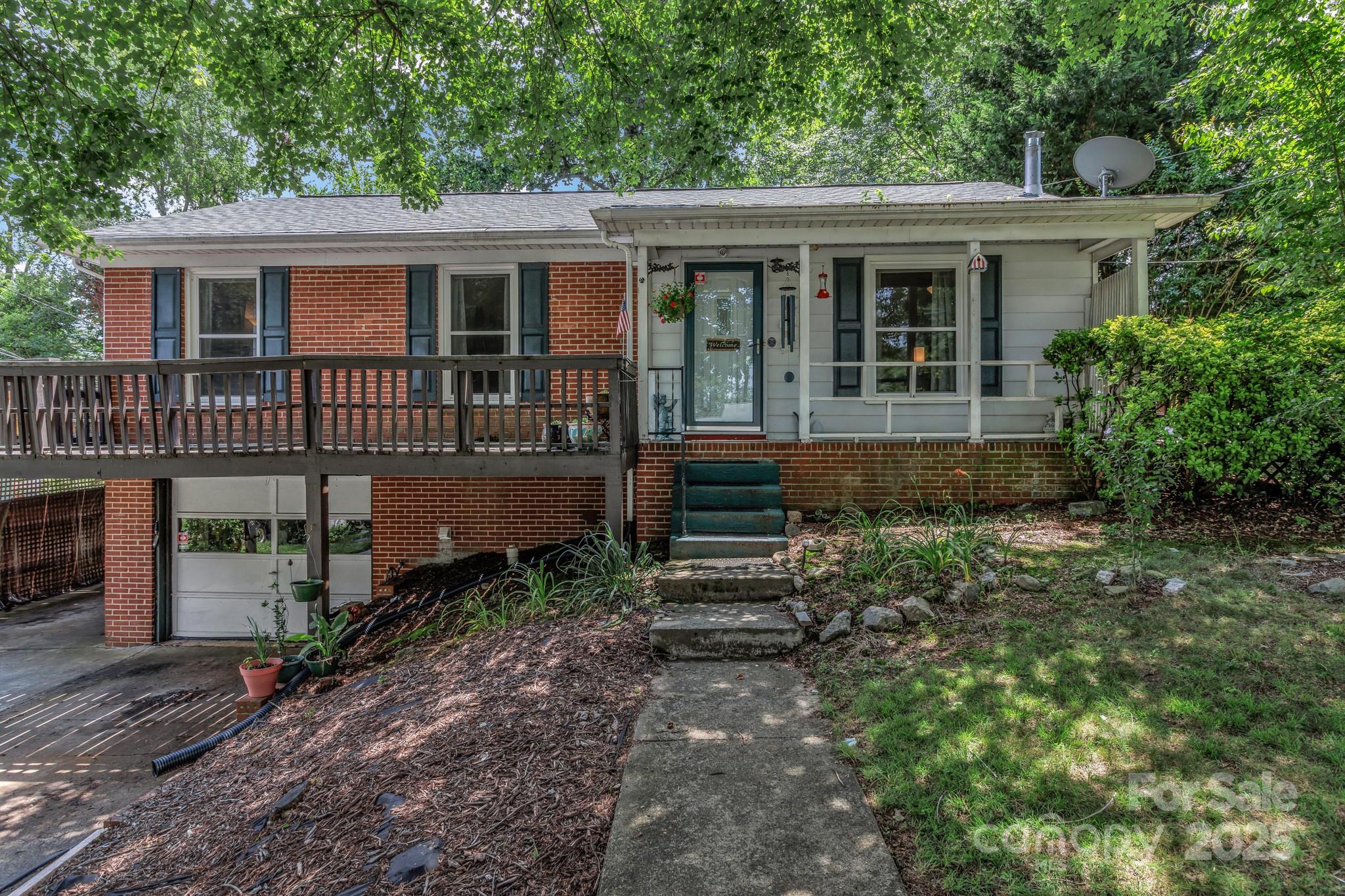 59 Skyview Terrace Property Photo 2