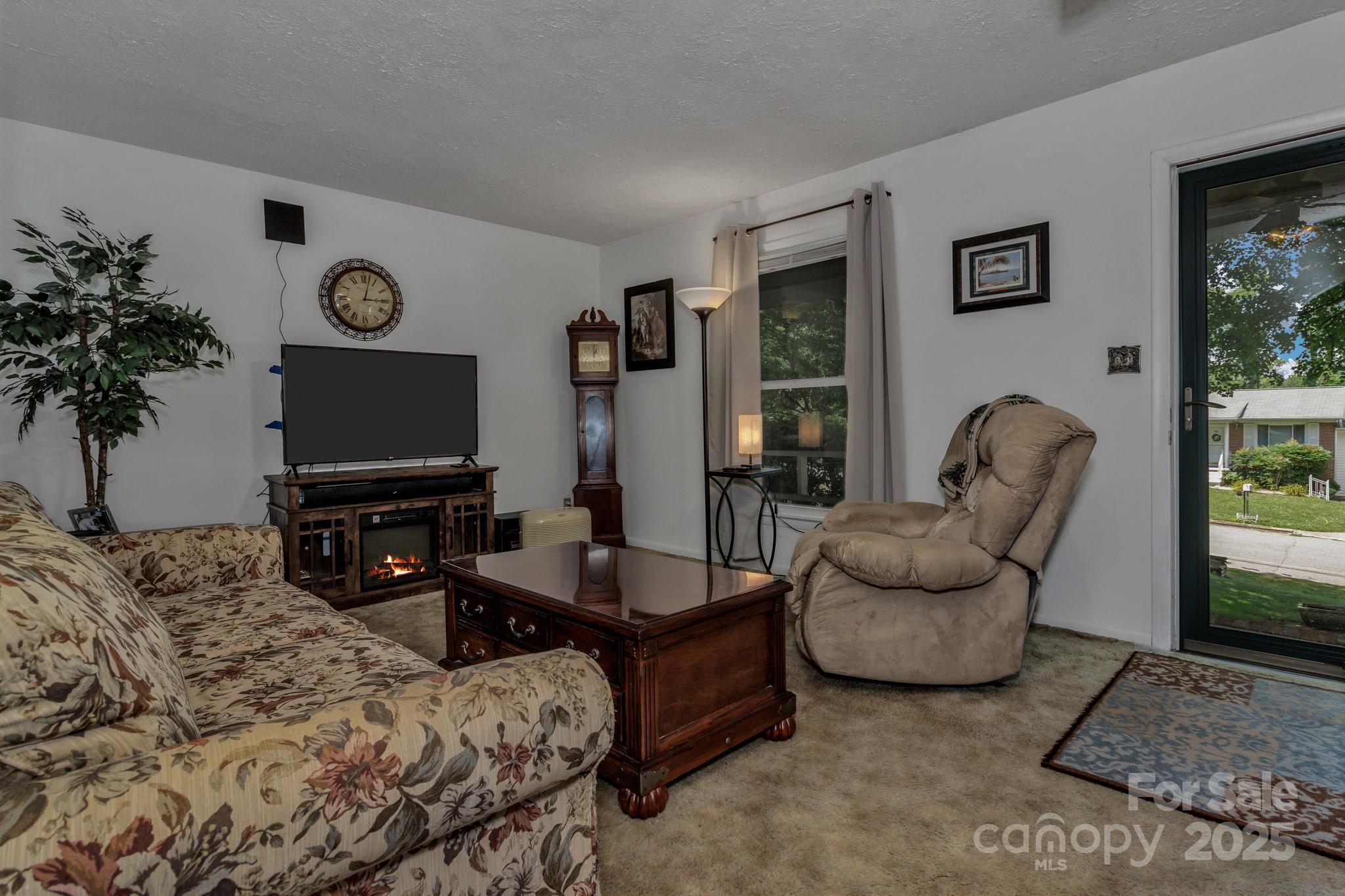 59 Skyview Terrace Property Photo 3