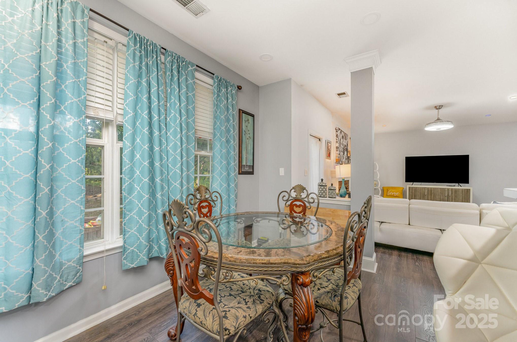 11424 Glenstone Court Property Photo 6