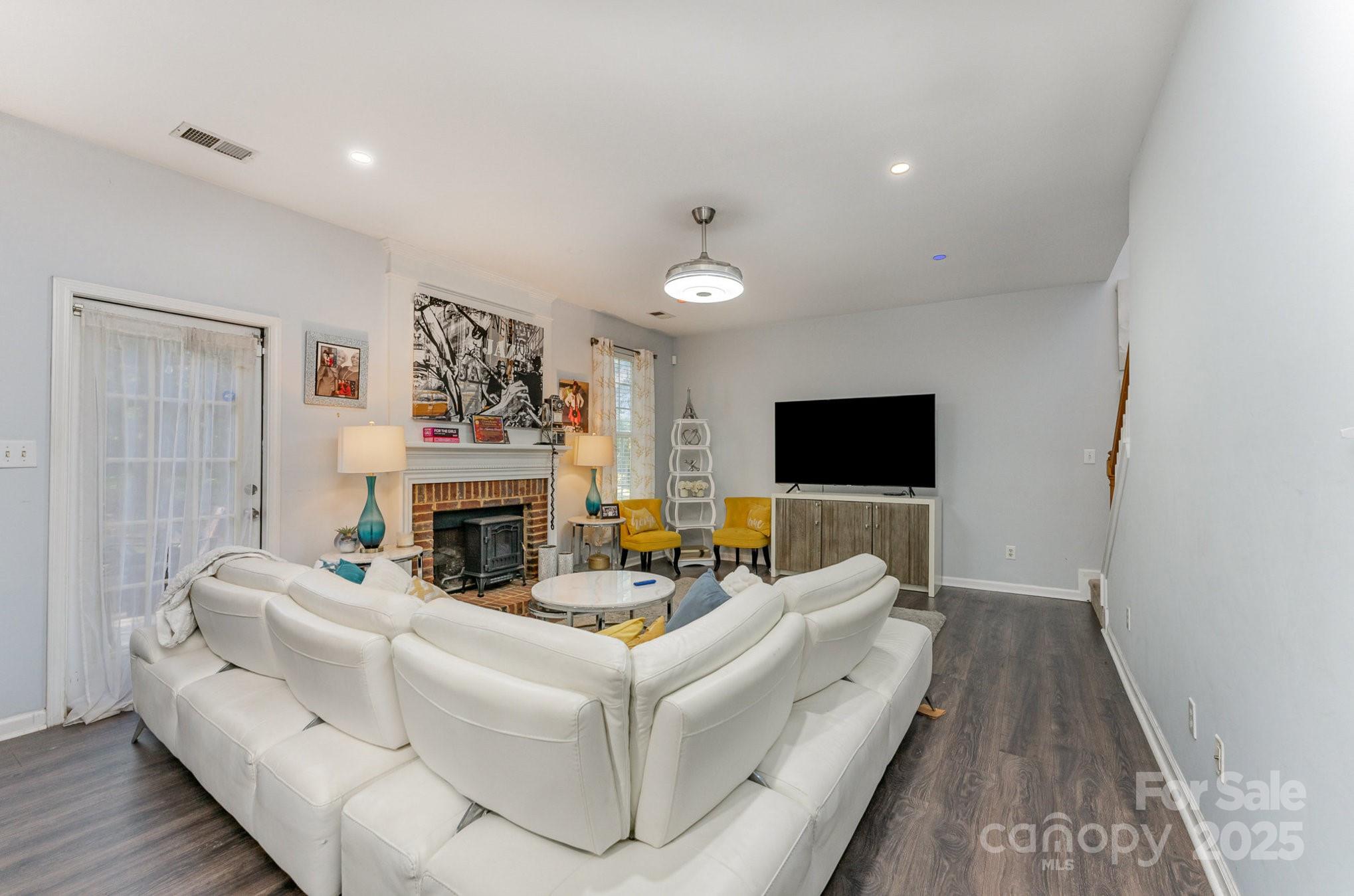 11424 Glenstone Court Property Photo 11