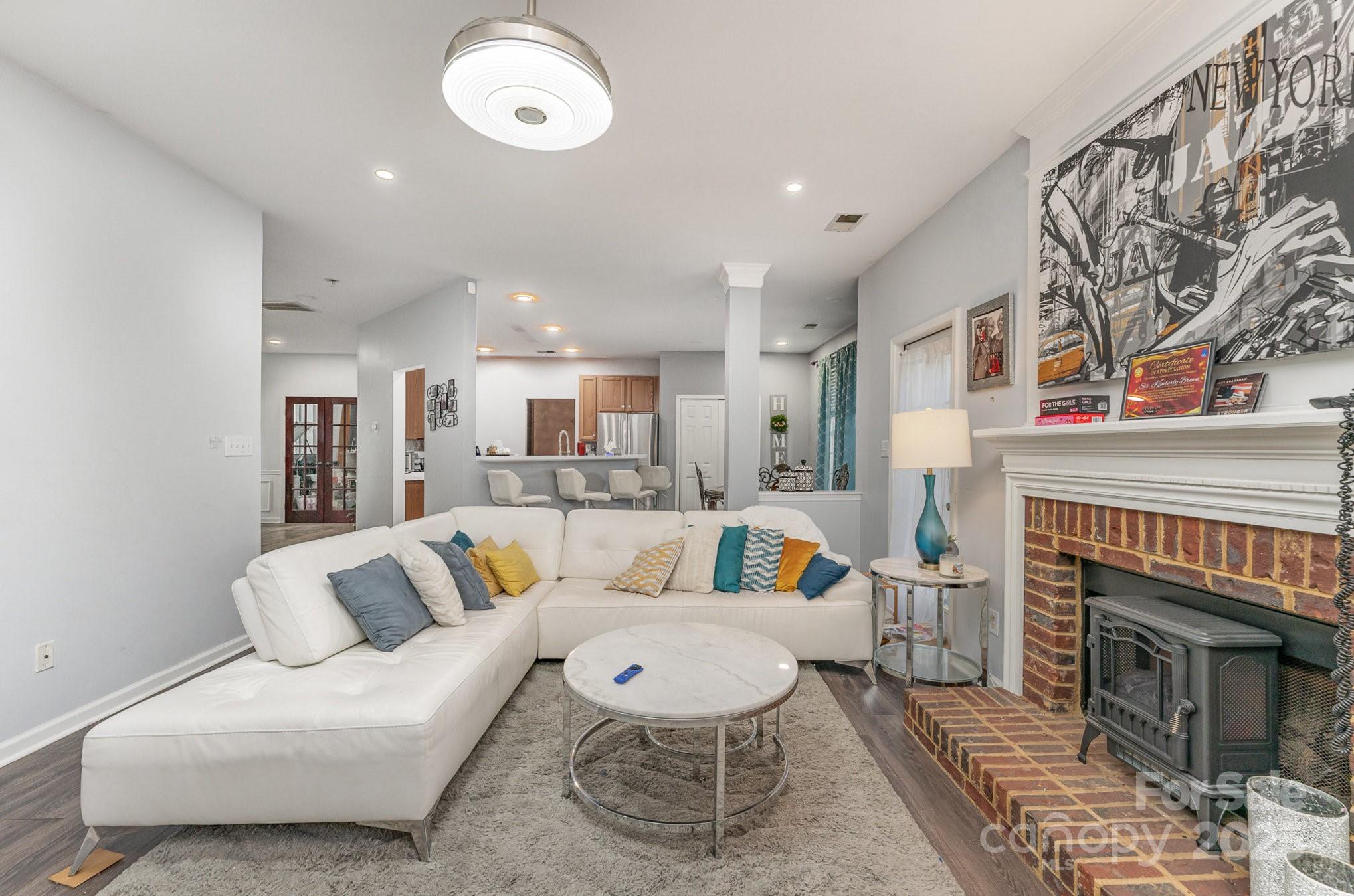 11424 Glenstone Court Property Photo 13