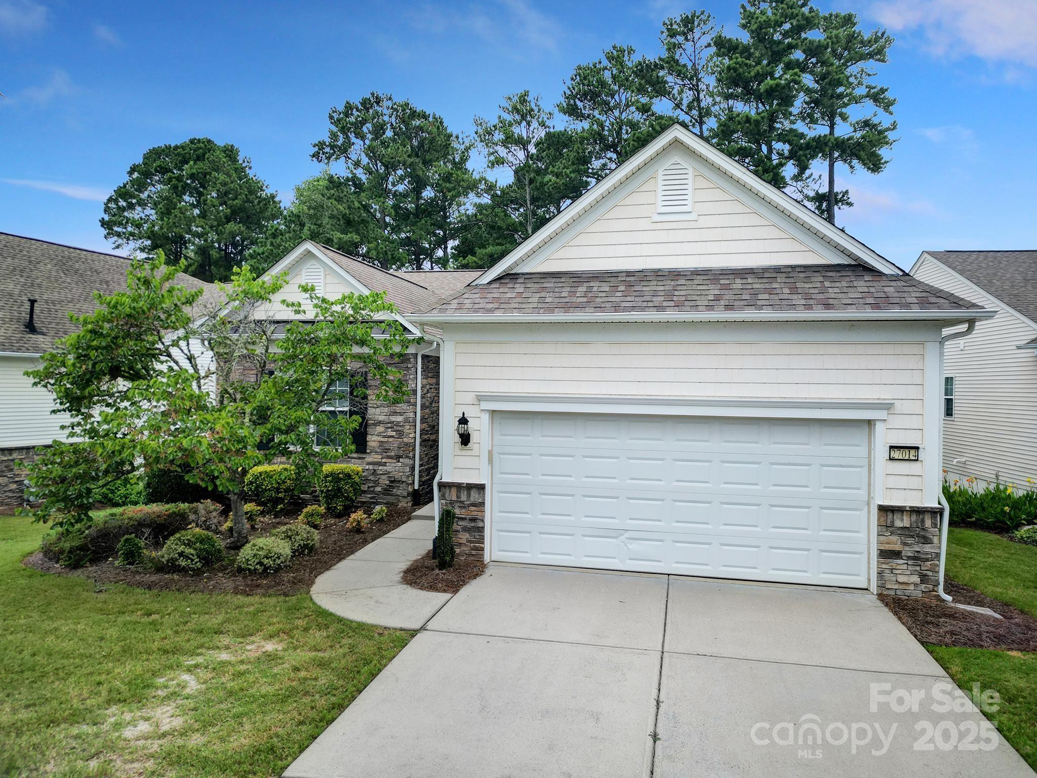 27014 Sanderling Court Property Photo 1