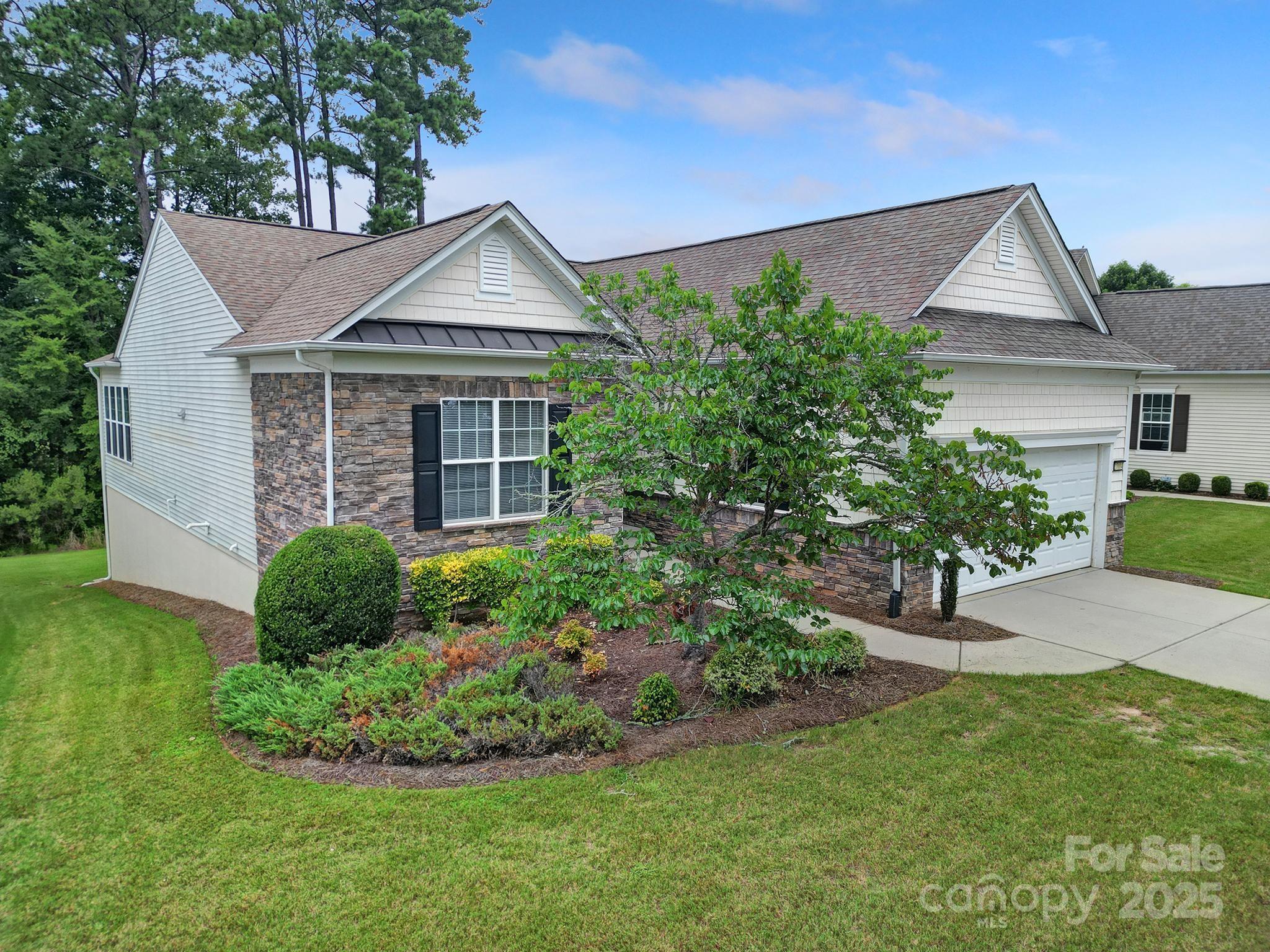 27014 Sanderling Court Property Photo 2