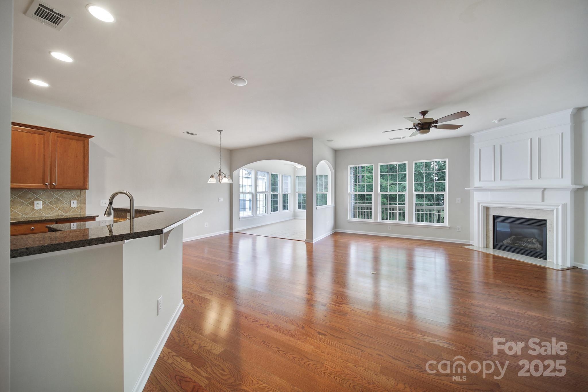 27014 Sanderling Court Property Photo 5