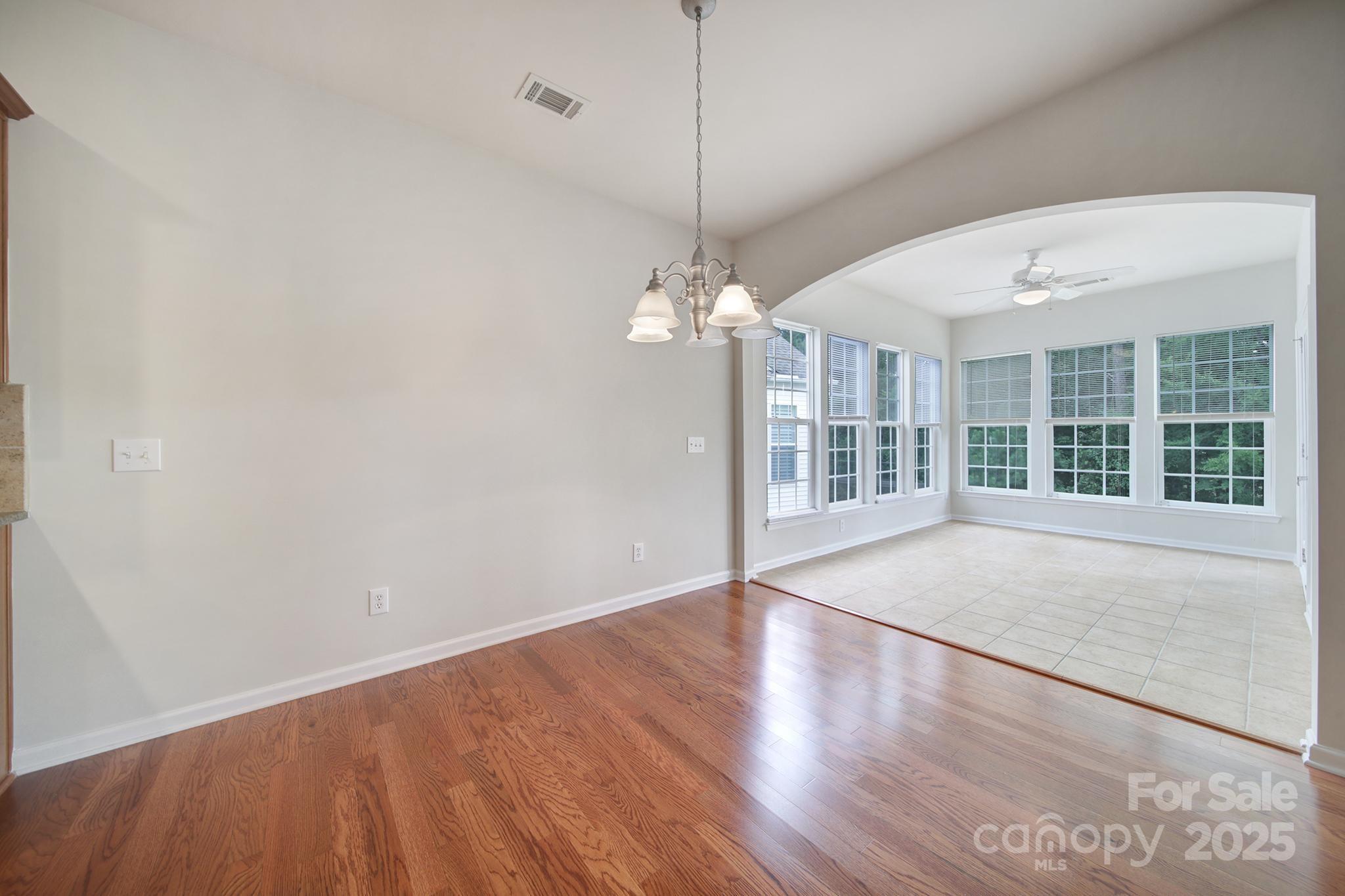 27014 Sanderling Court Property Photo 8