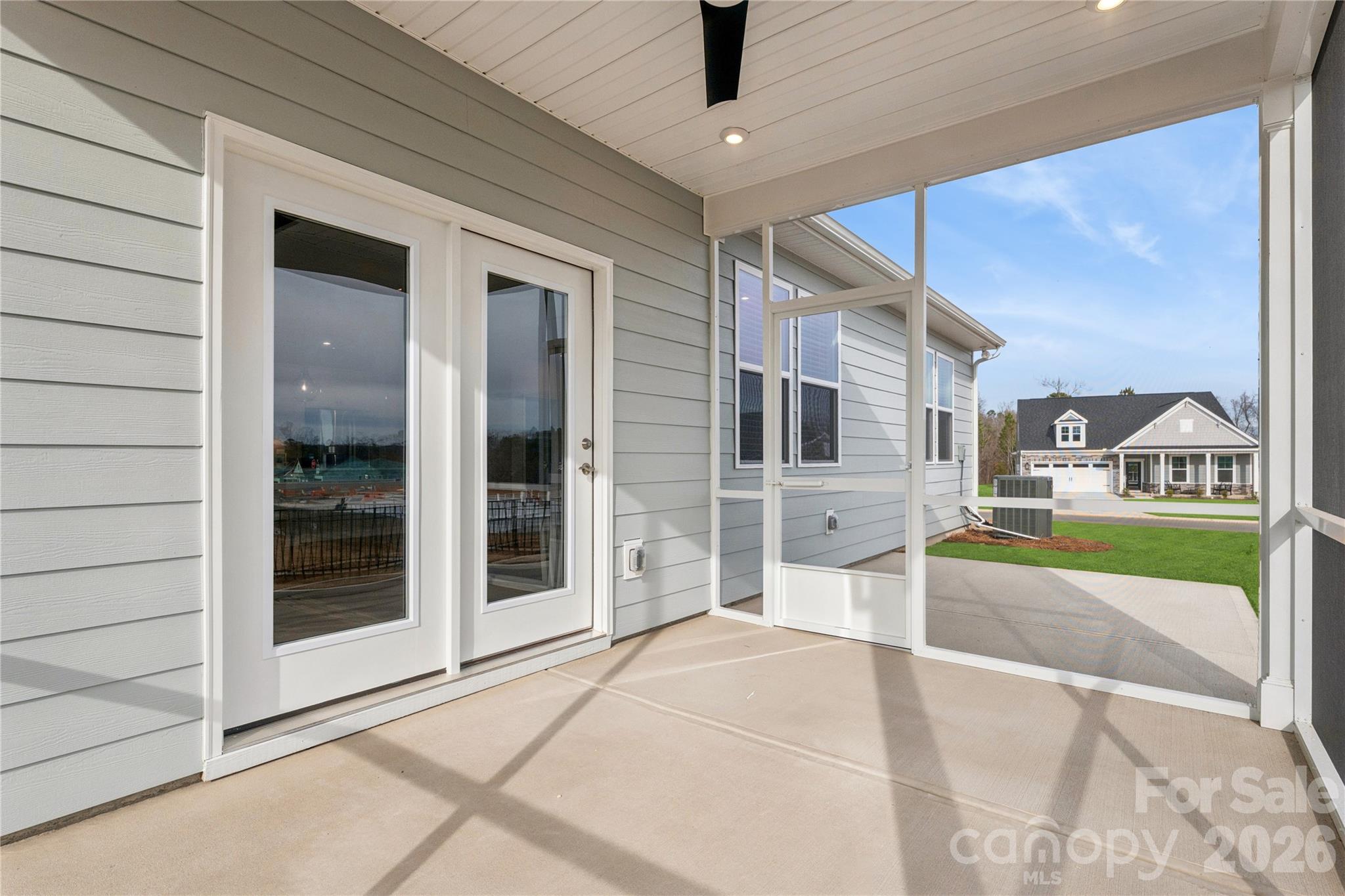 955 Exeter Drive Property Photo 4