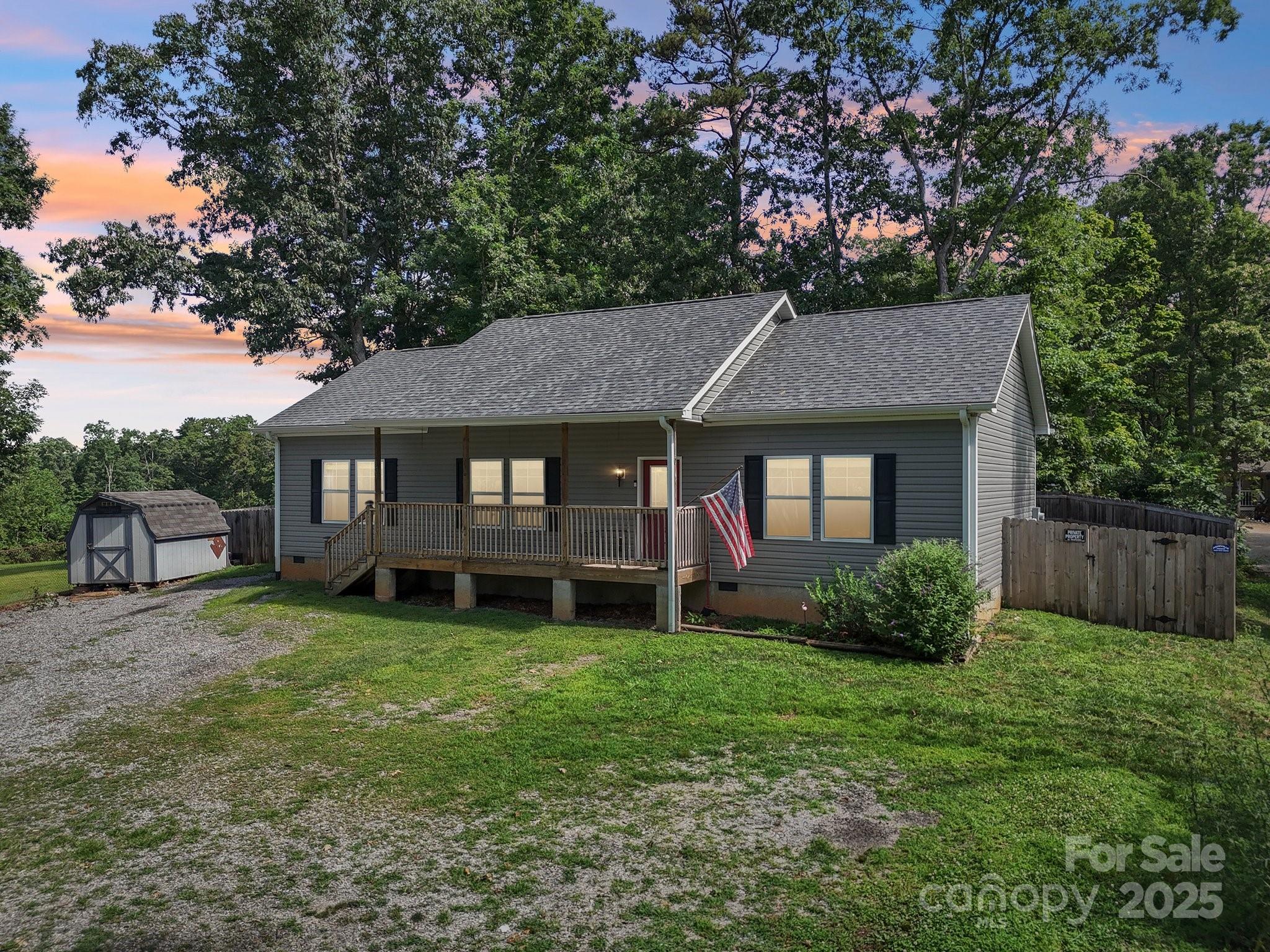 10 Memory Lane Property Photo 1