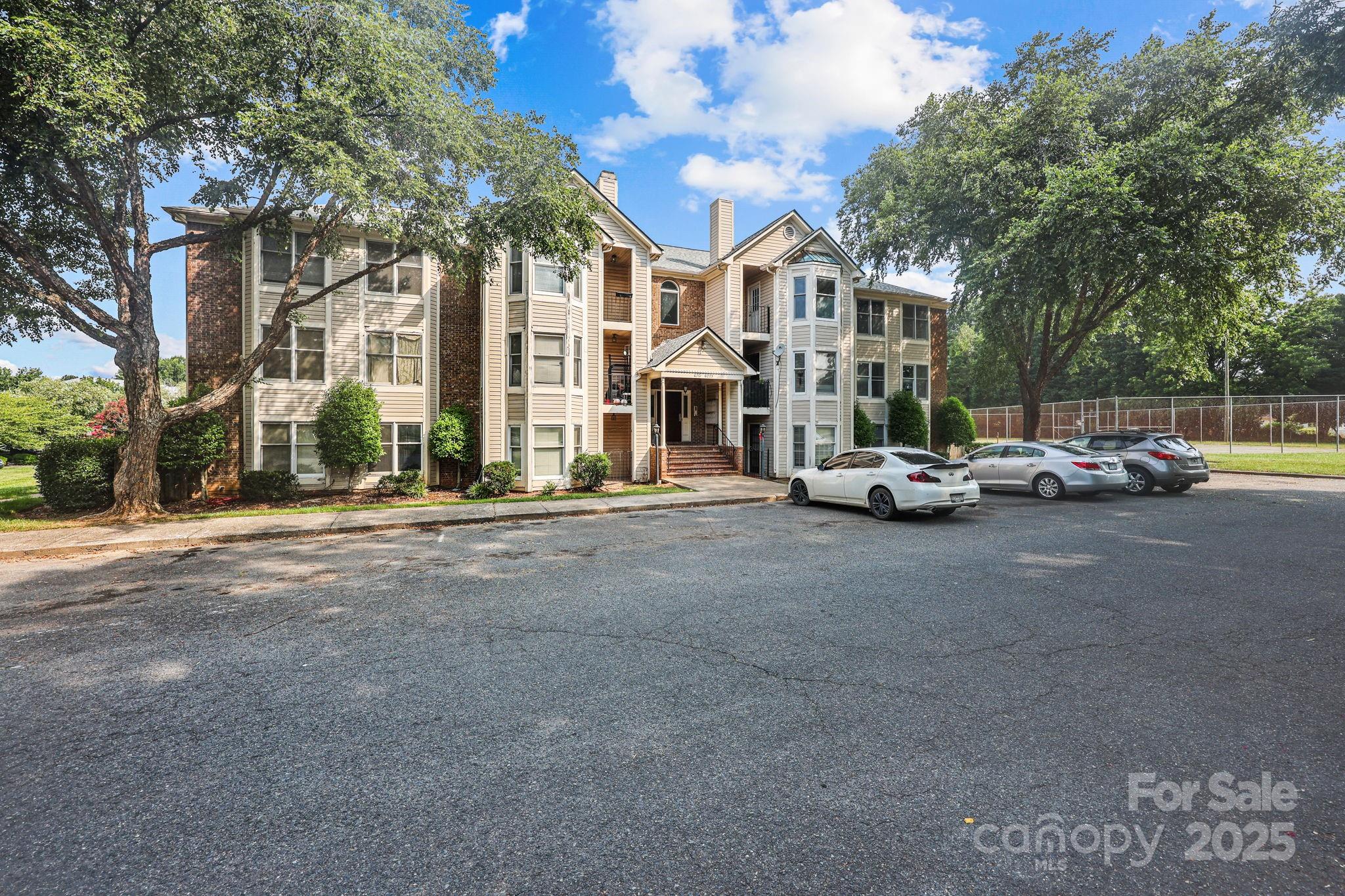 6203 Rosecroft Drive Property Photo 1