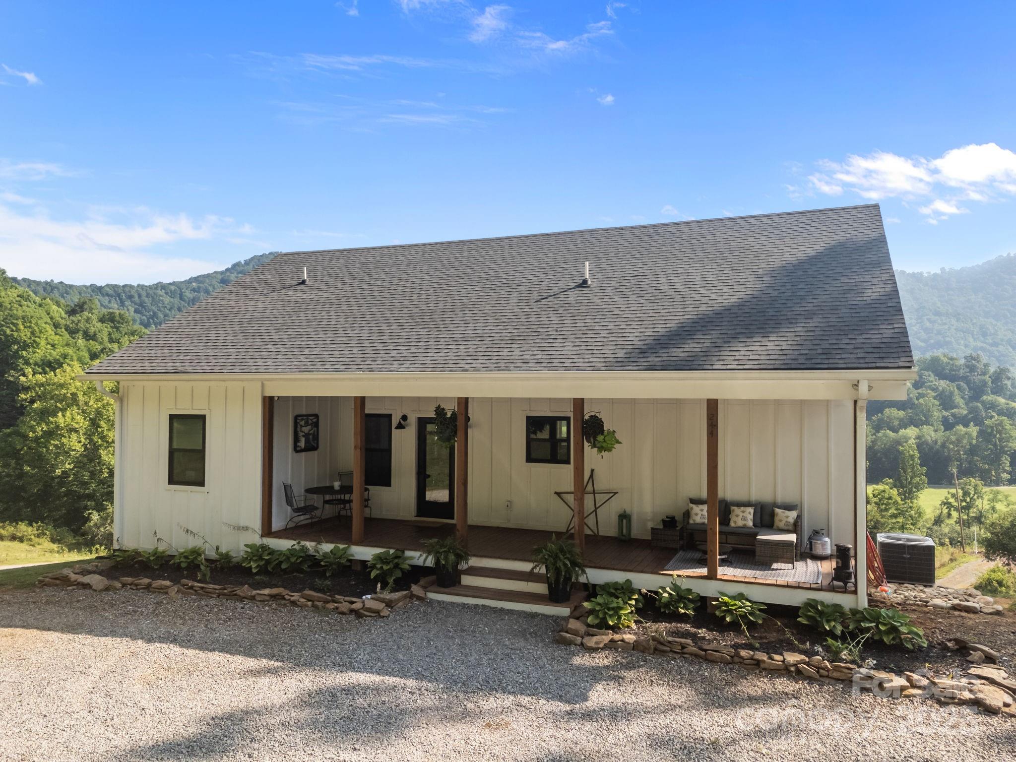 131 Tobacco Trail Property Photo 1